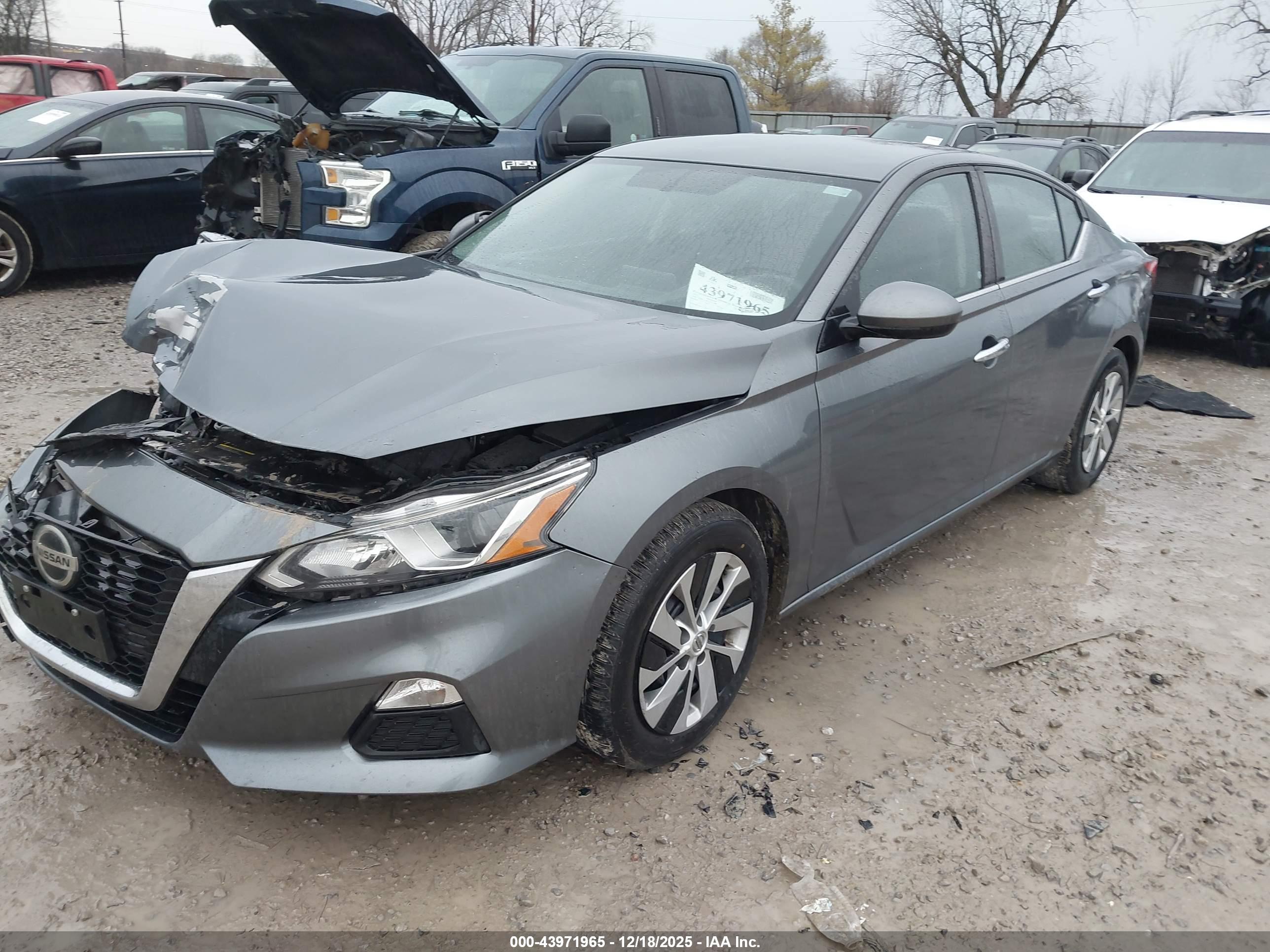 NISSAN ALTIMA image 2