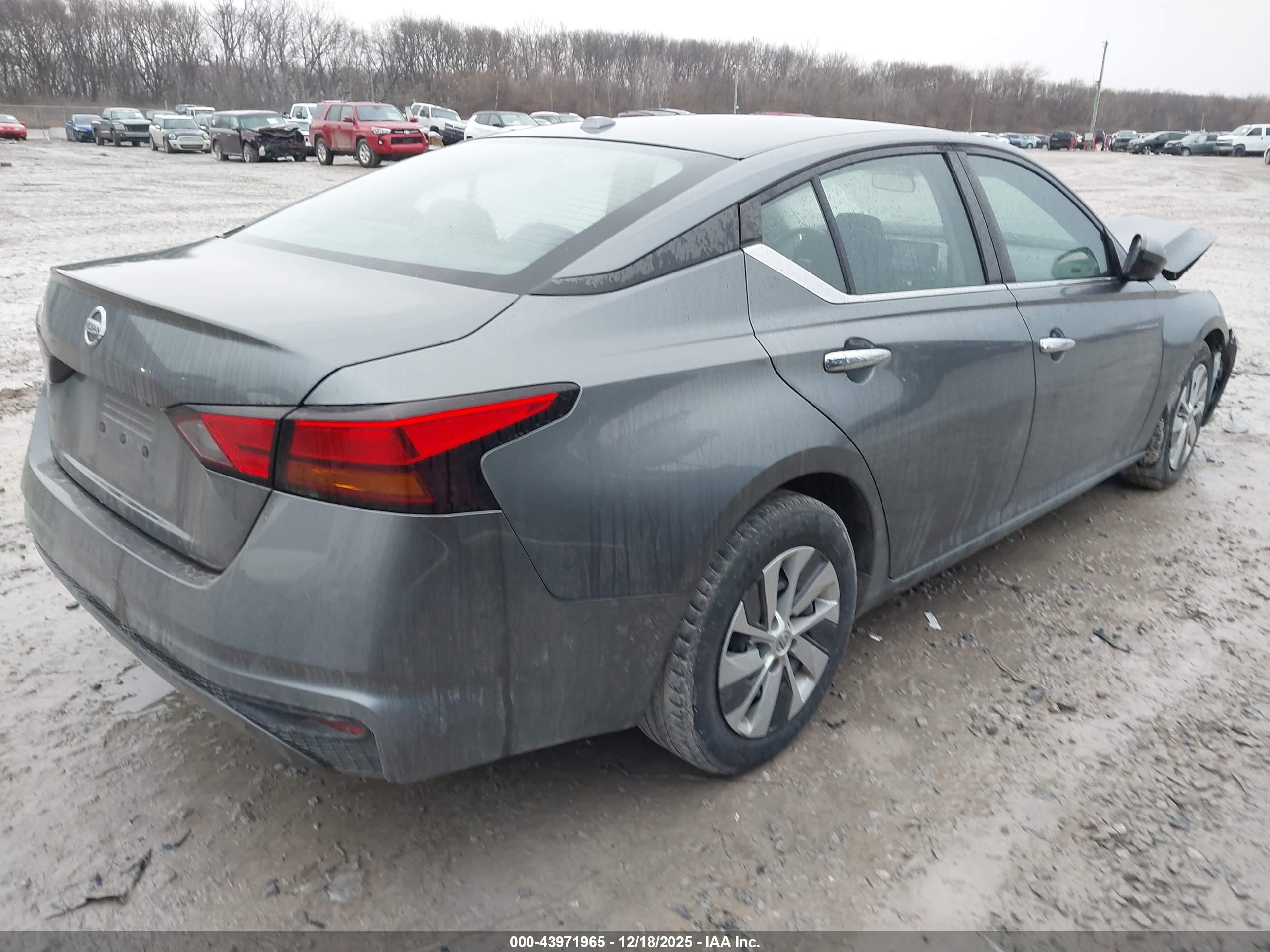 NISSAN ALTIMA image 4