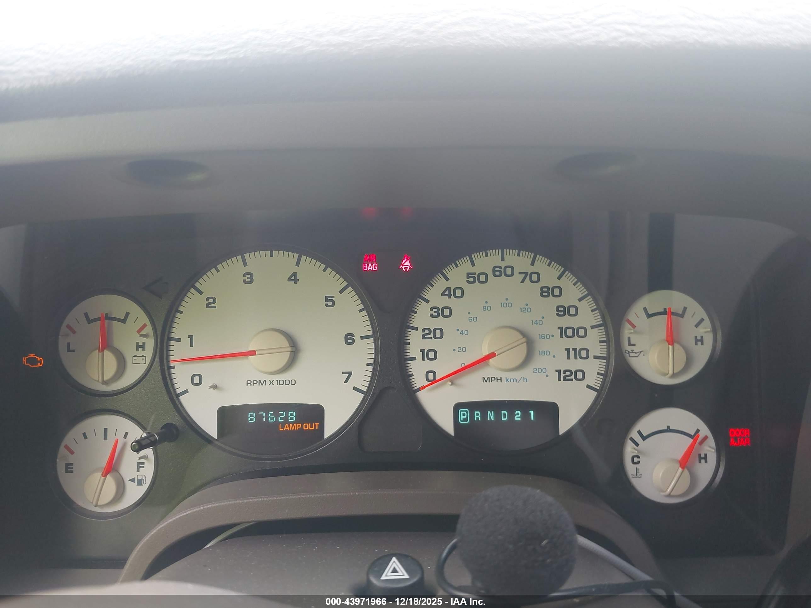 DODGE RAM image 7