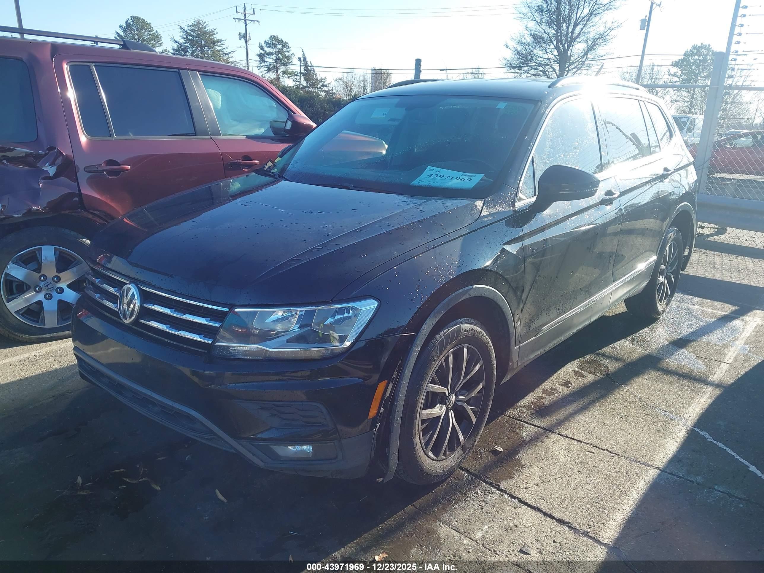 VOLKSWAGEN TIGUAN image 2