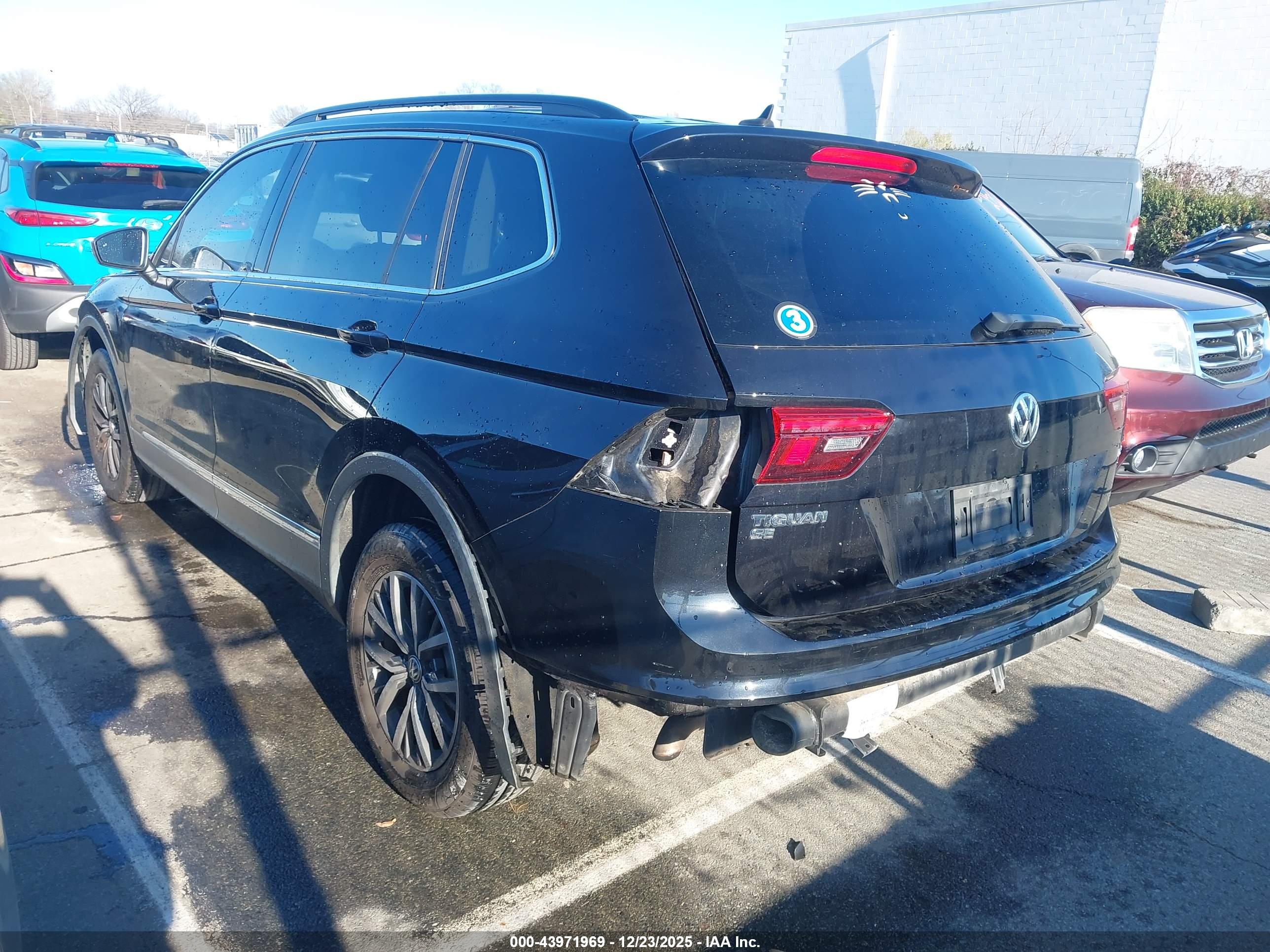 VOLKSWAGEN TIGUAN image 3