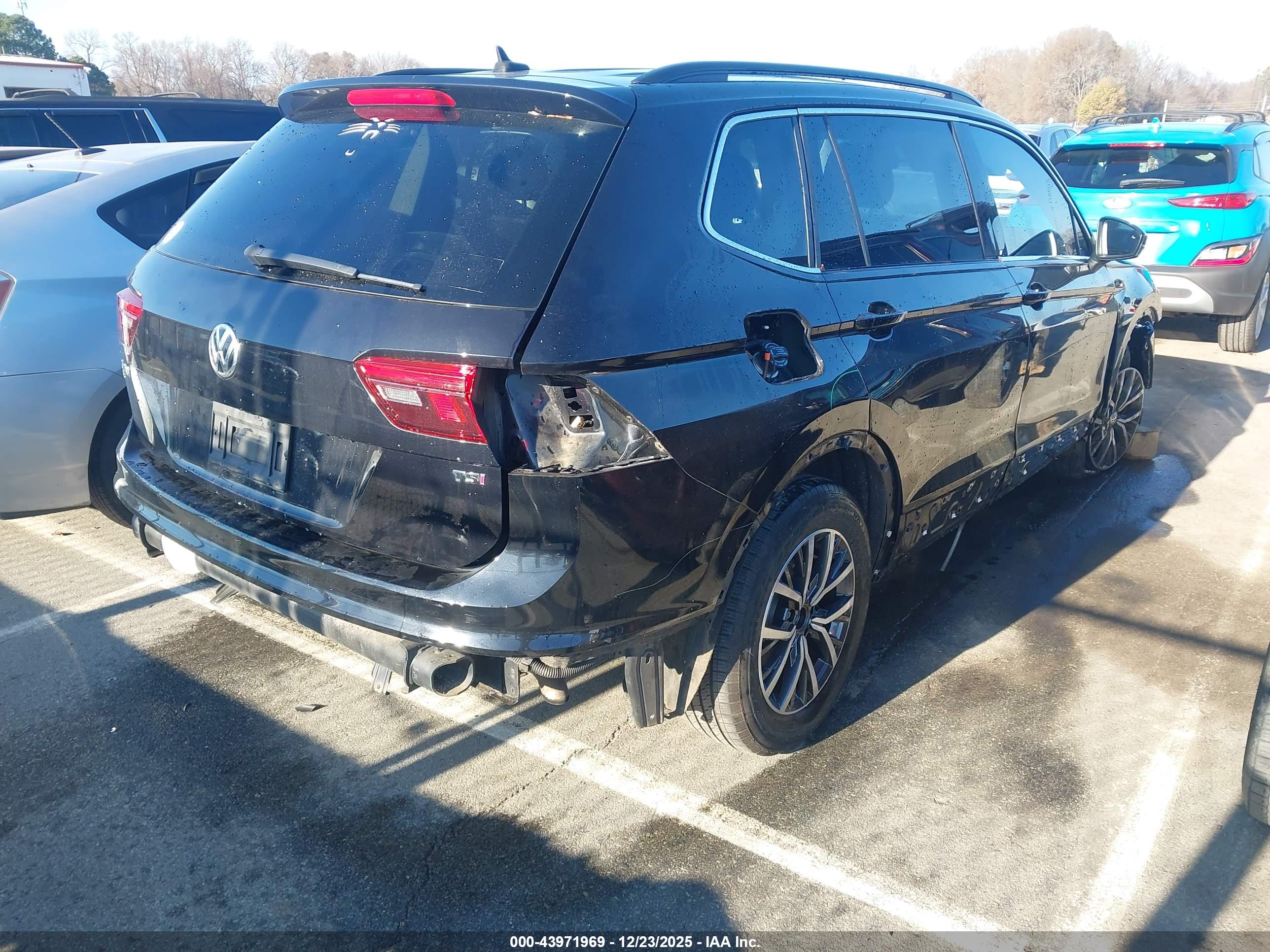VOLKSWAGEN TIGUAN image 4