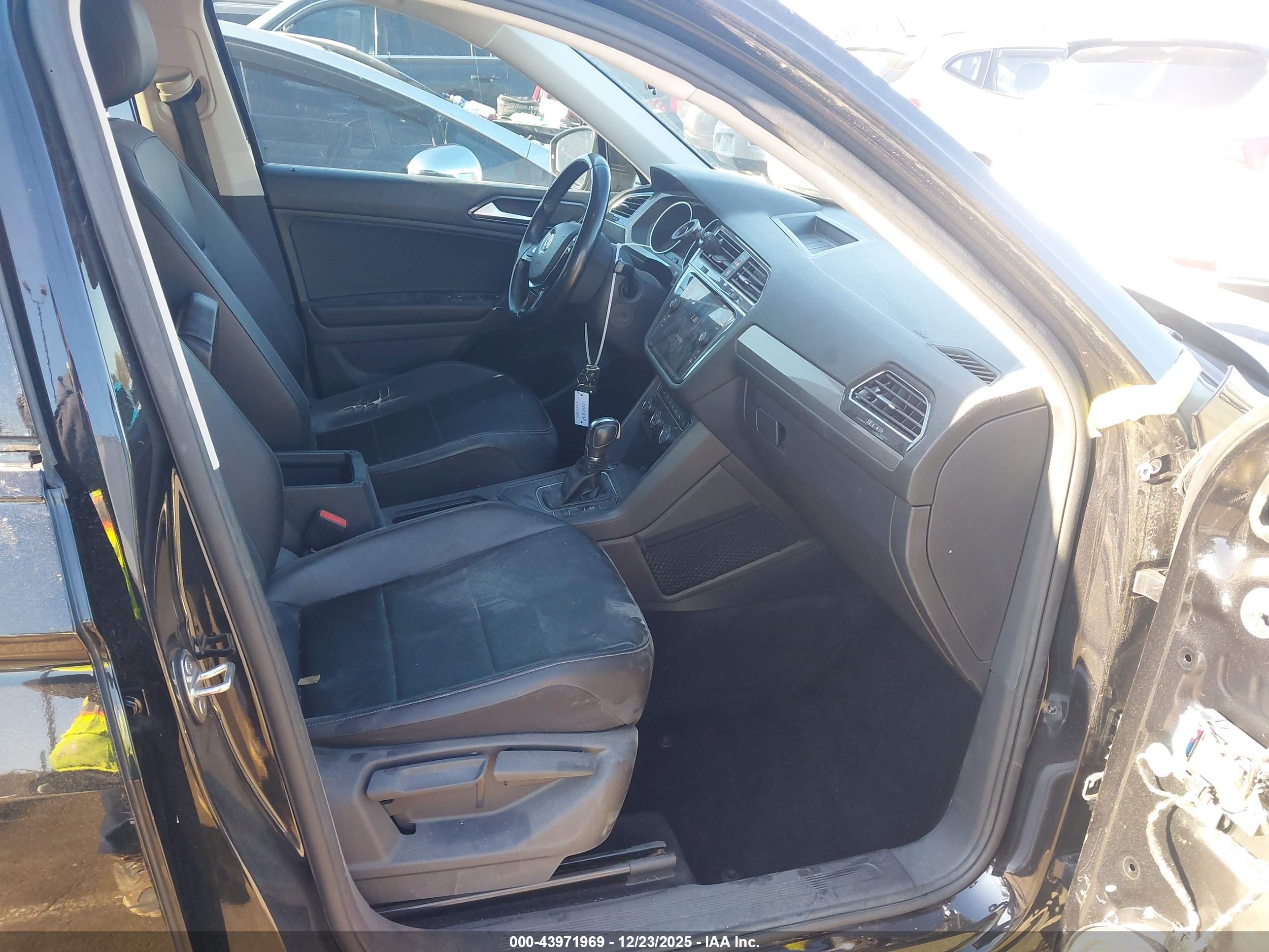 VOLKSWAGEN TIGUAN image 5