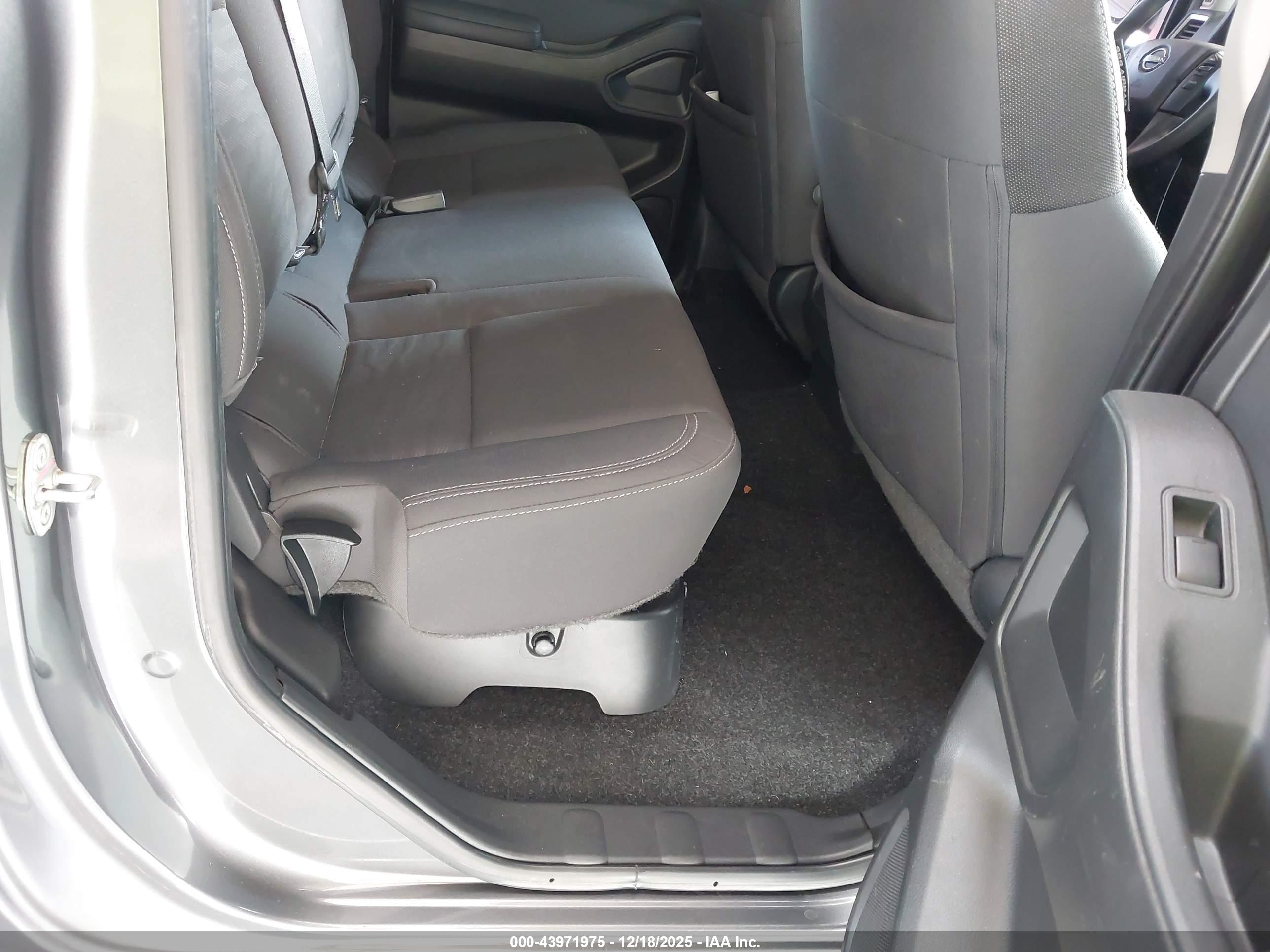 NISSAN FRONTIER image 8