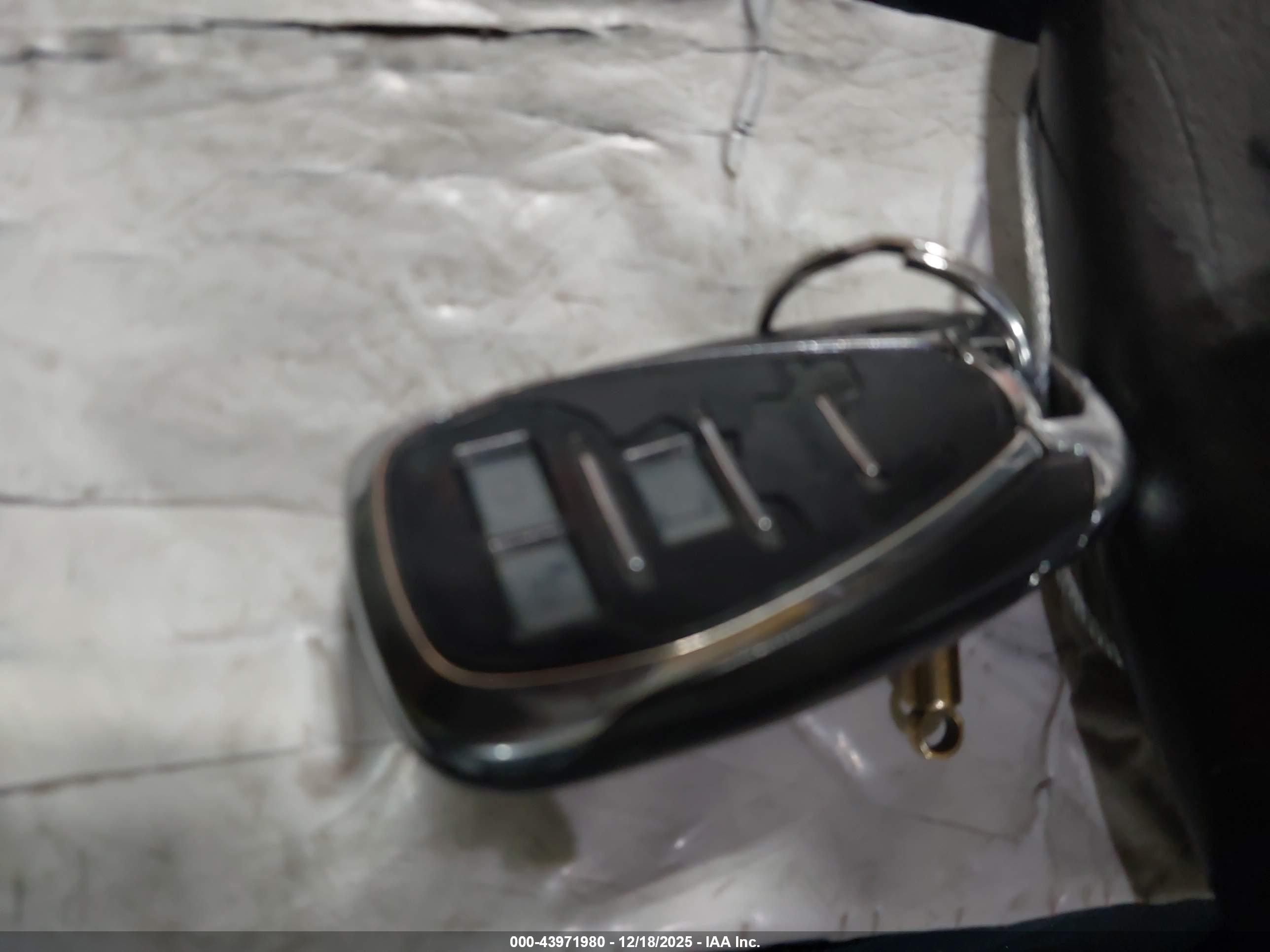 CHEVROLET EQUINOX image 11