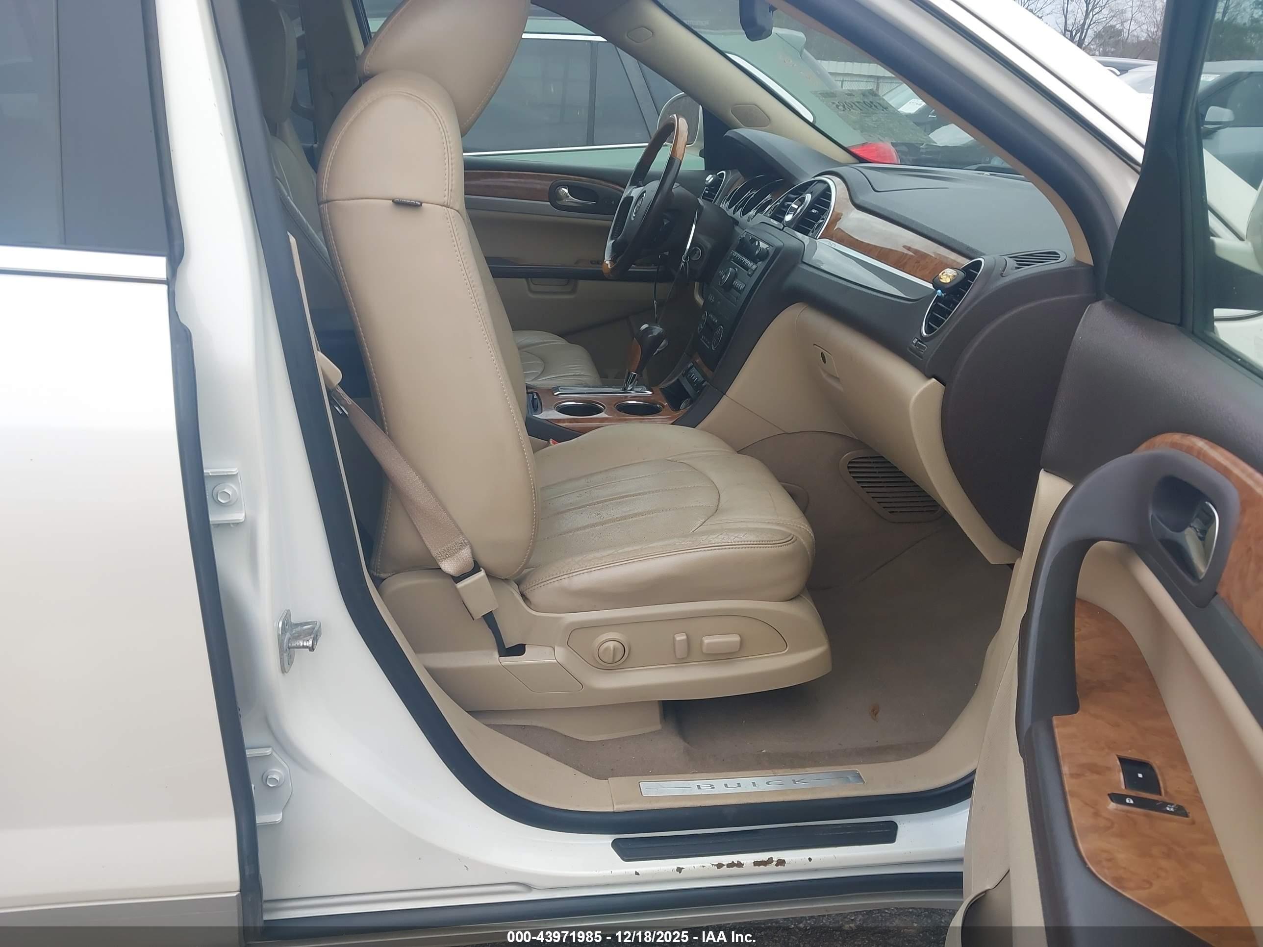 BUICK ENCLAVE image 5