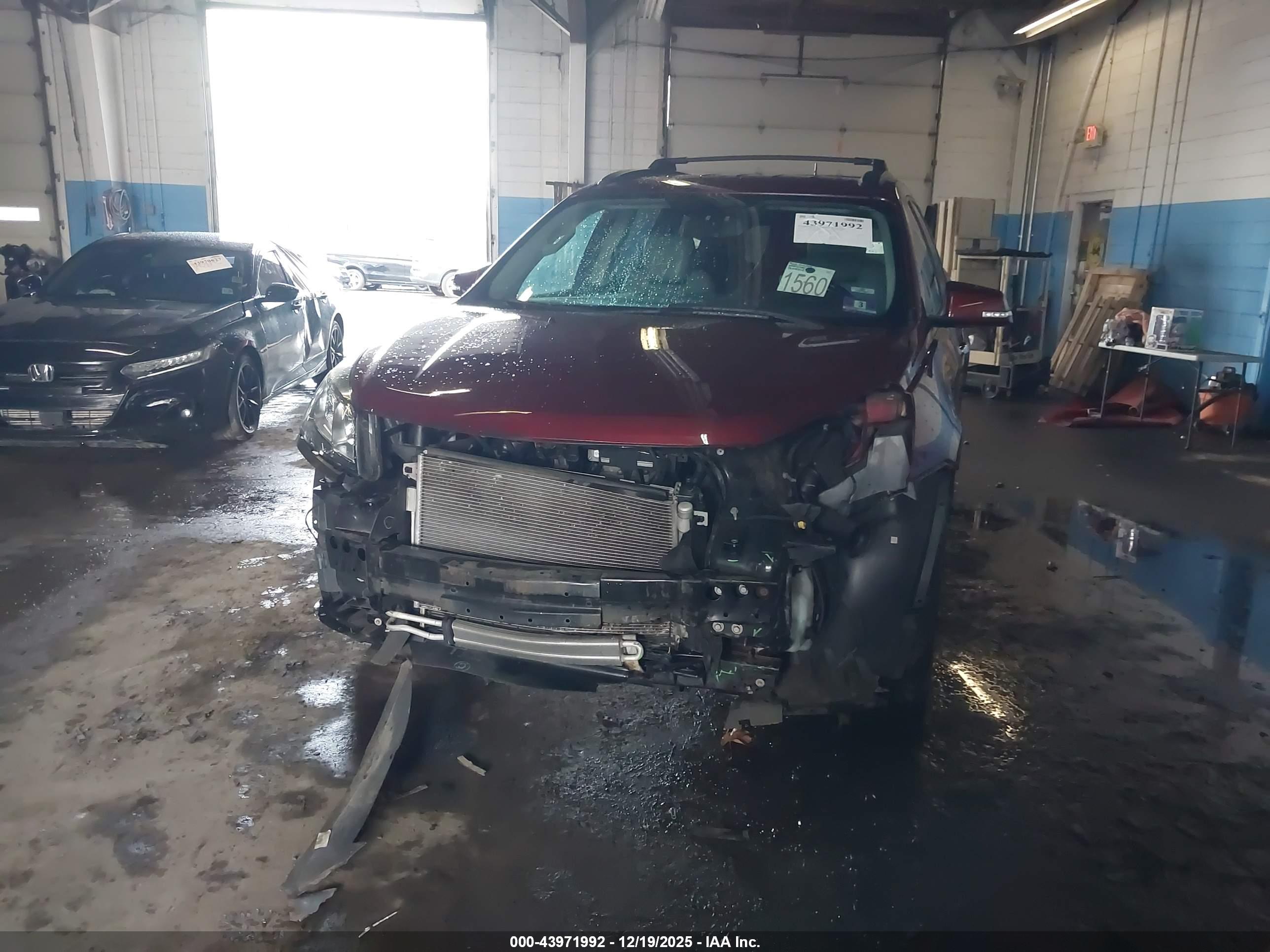 CHEVROLET TRAVERSE image 6