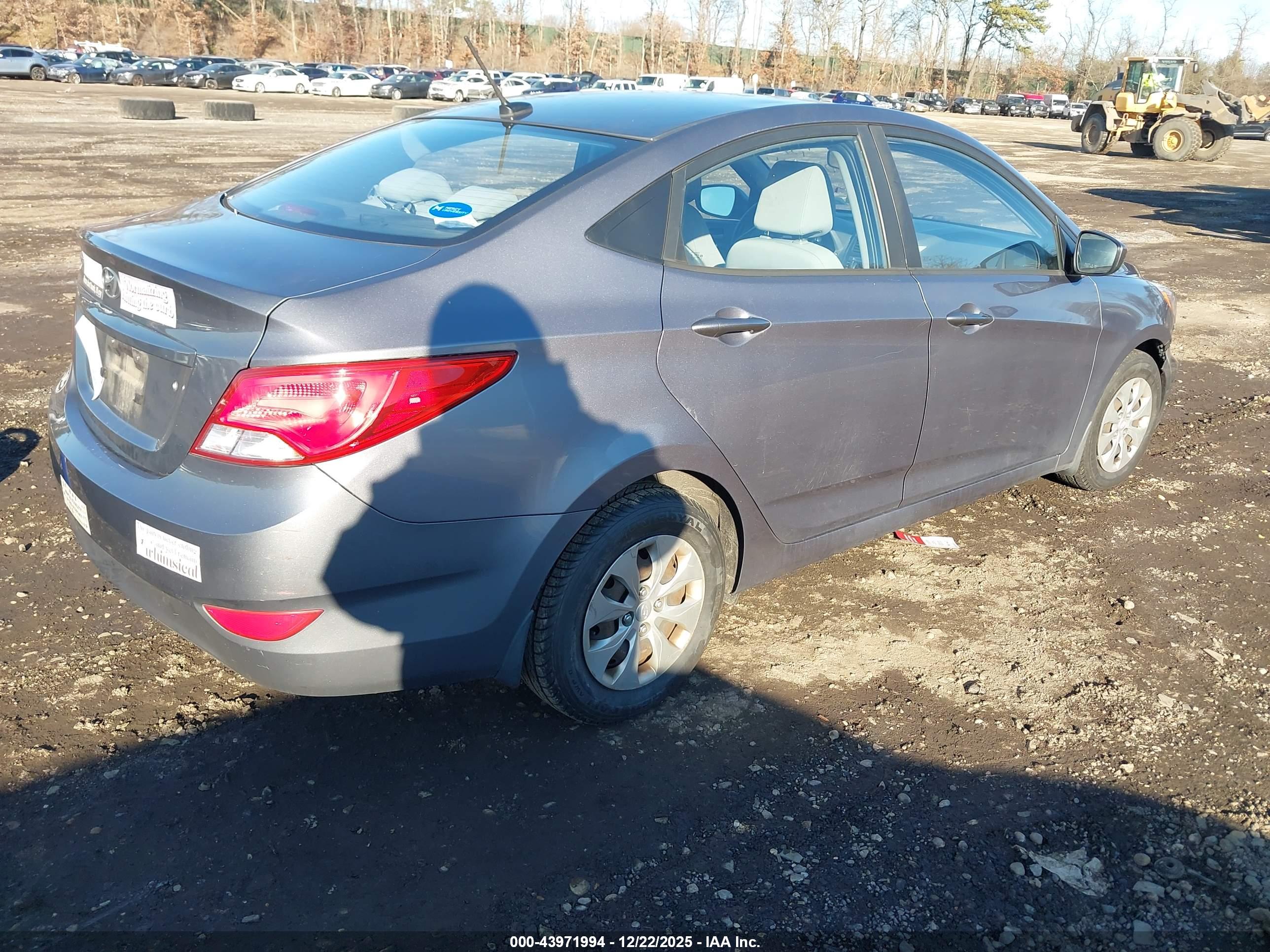 HYUNDAI ACCENT image 4