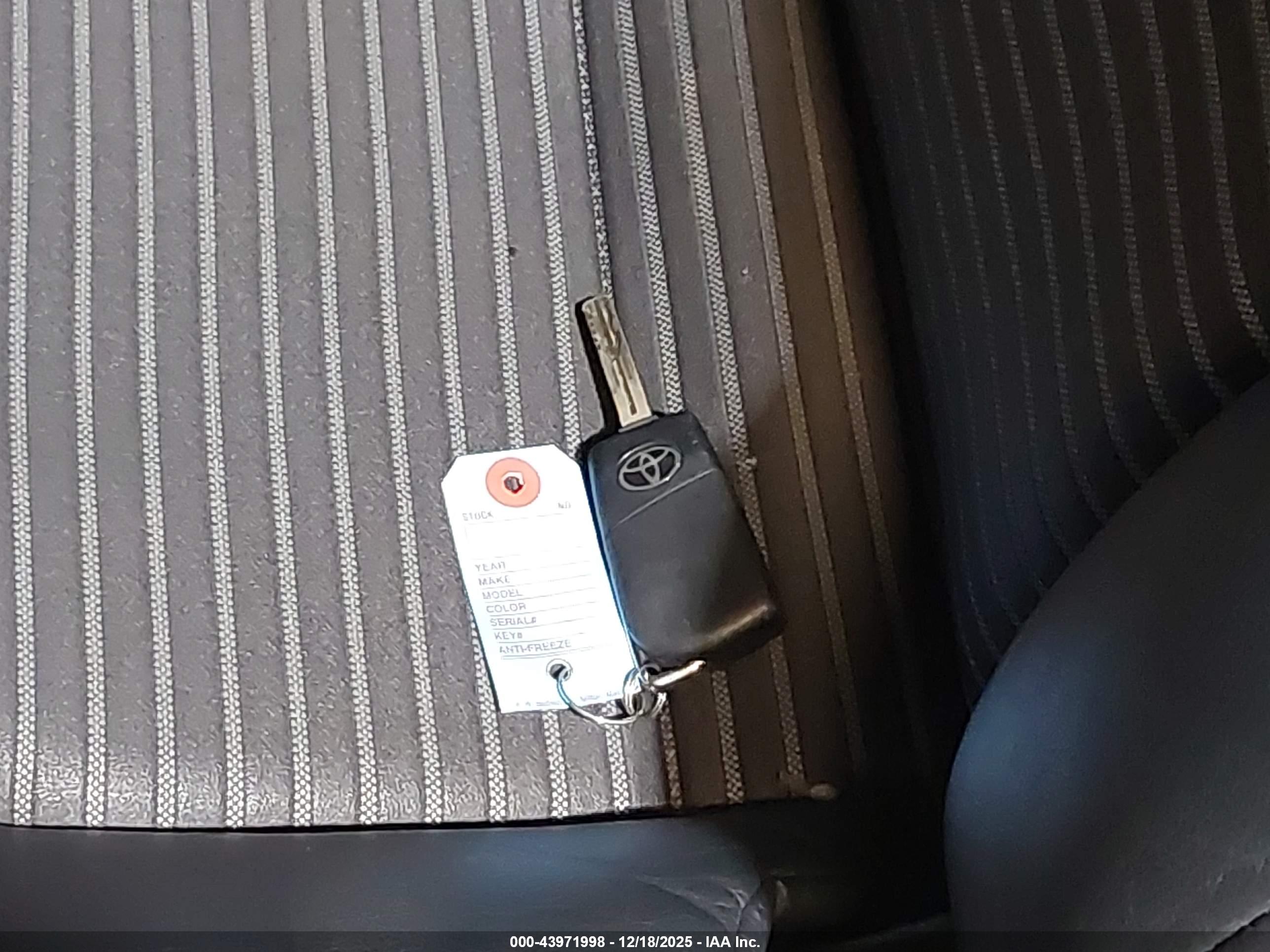 TOYOTA CAMRY image 11