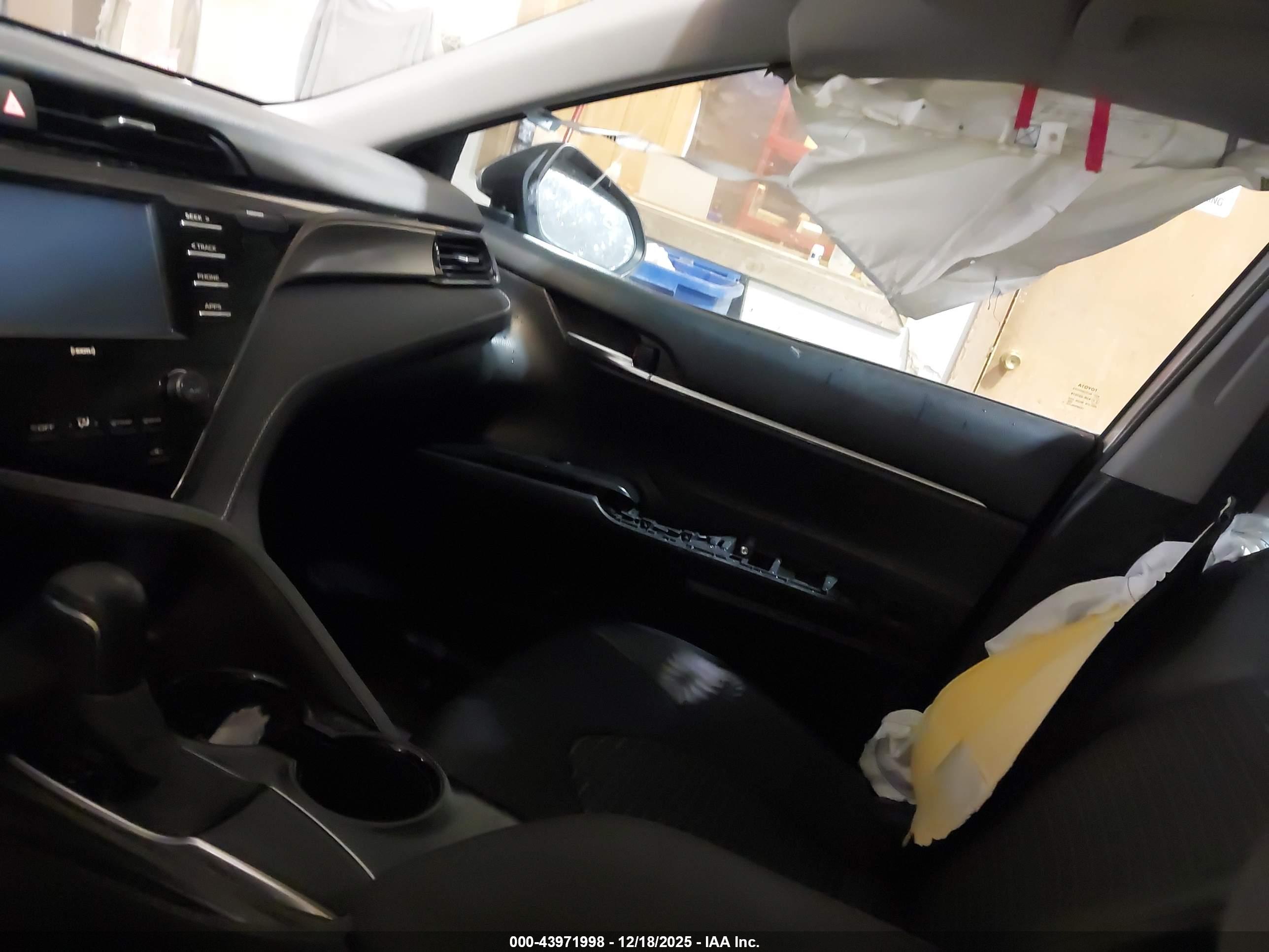 TOYOTA CAMRY image 5