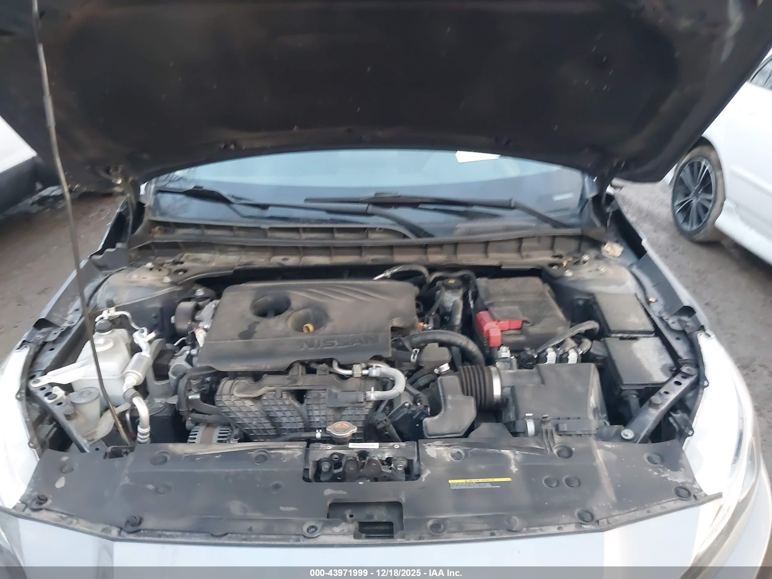 NISSAN ALTIMA image 10
