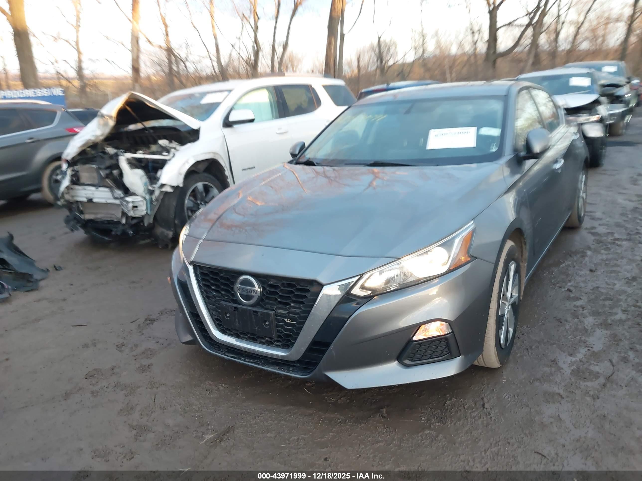 NISSAN ALTIMA image 2