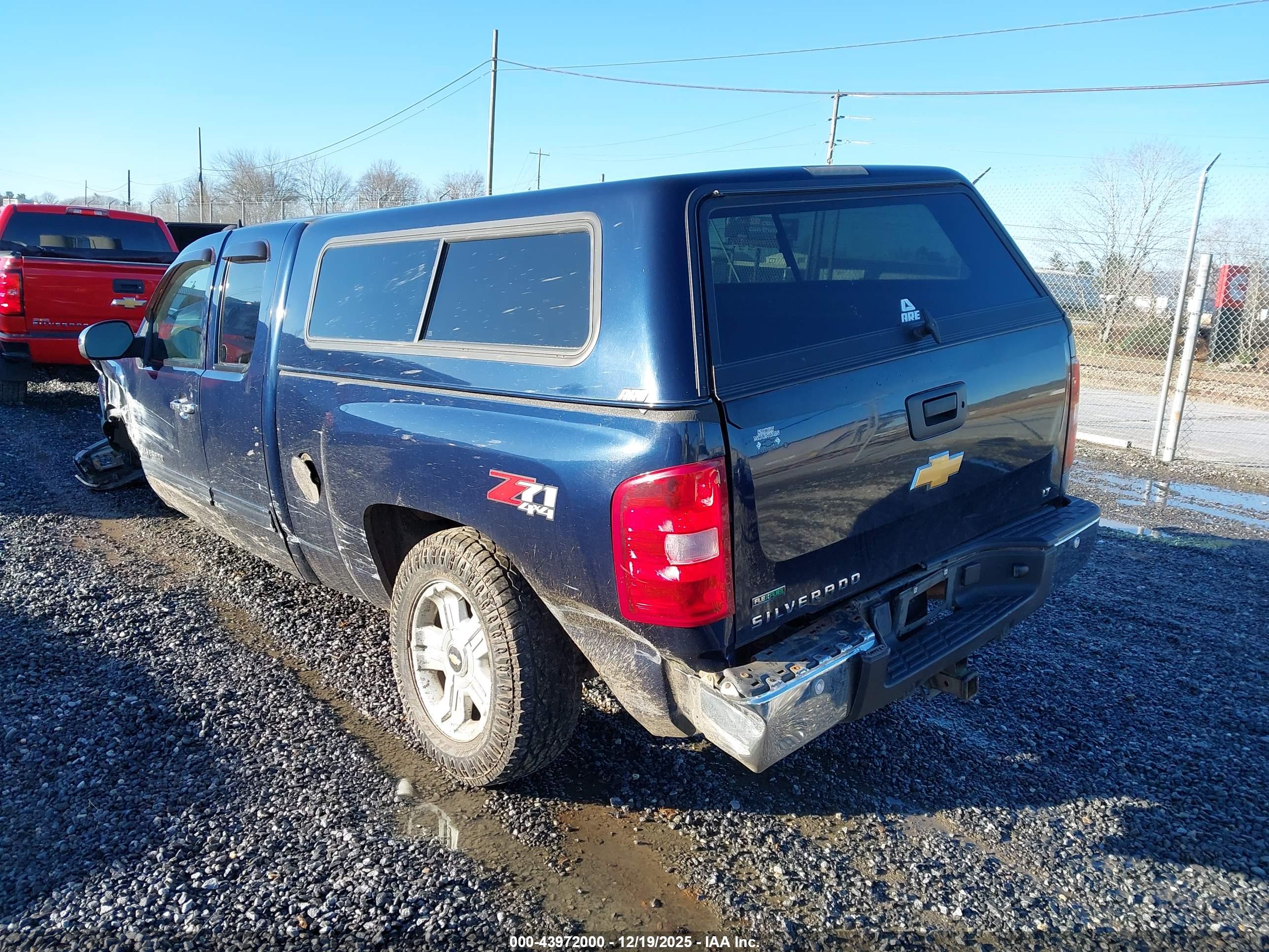 CHEVROLET SILVERADO image 3