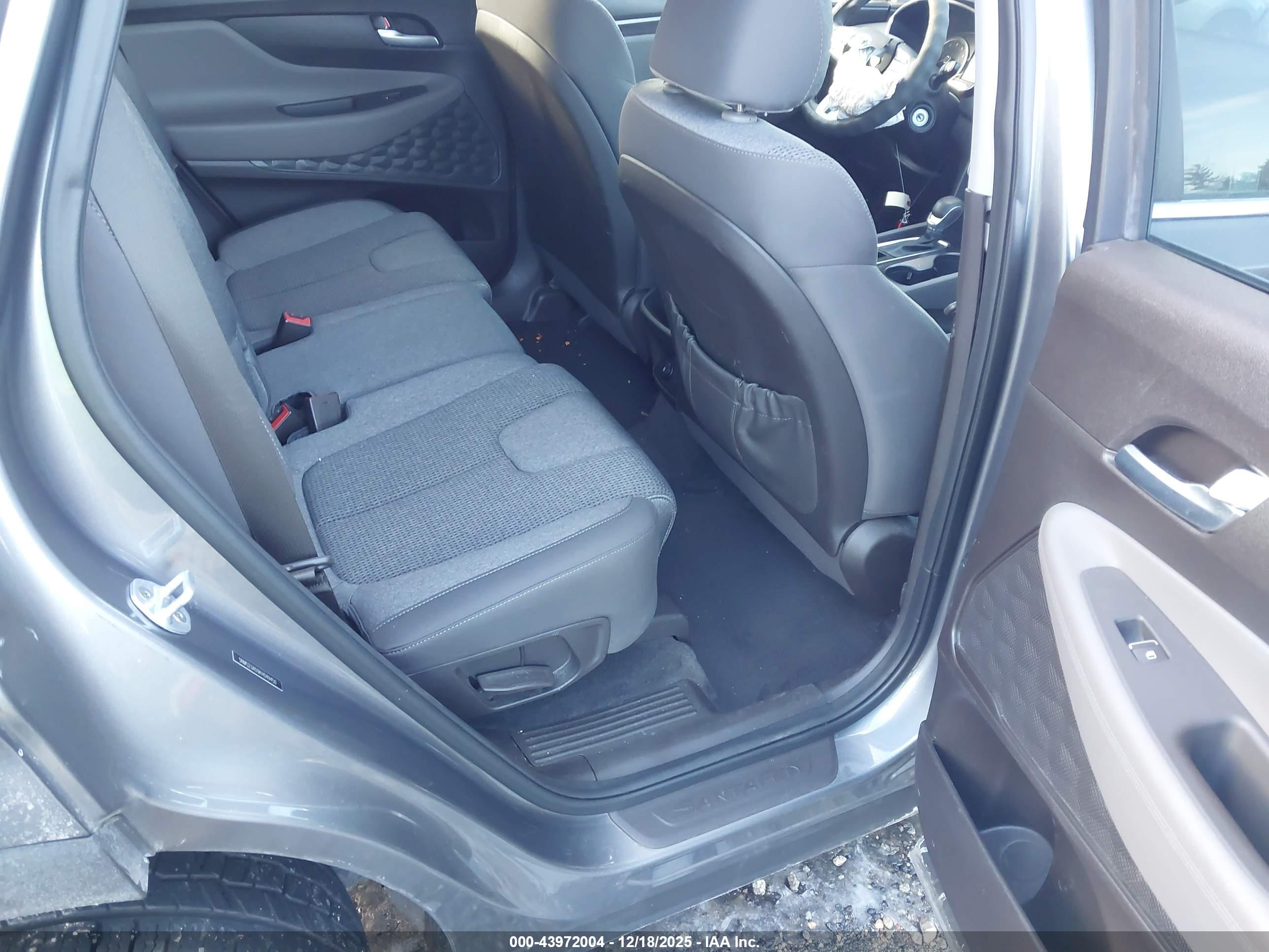 HYUNDAI SANTA image 8
