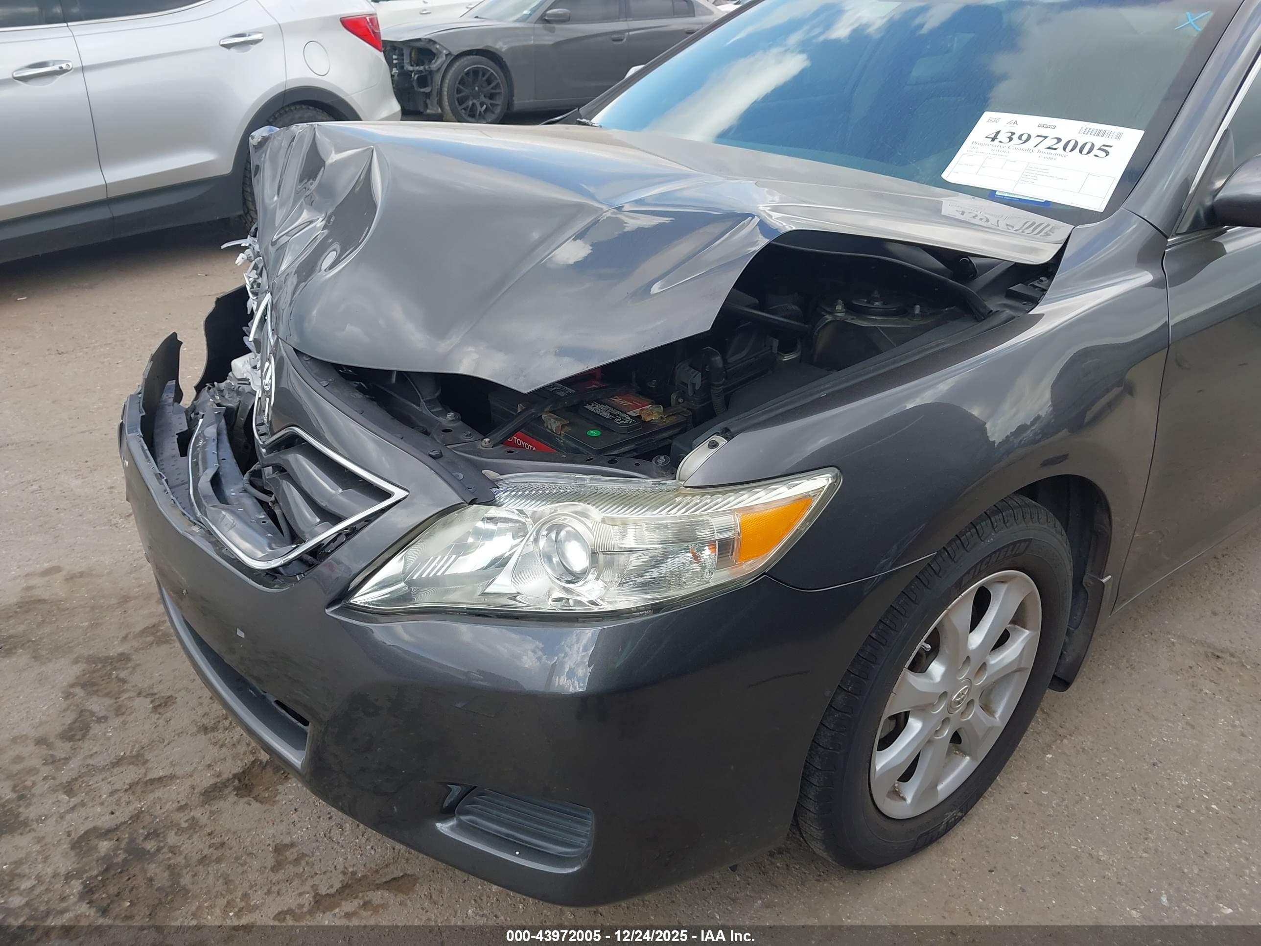 TOYOTA CAMRY image 6