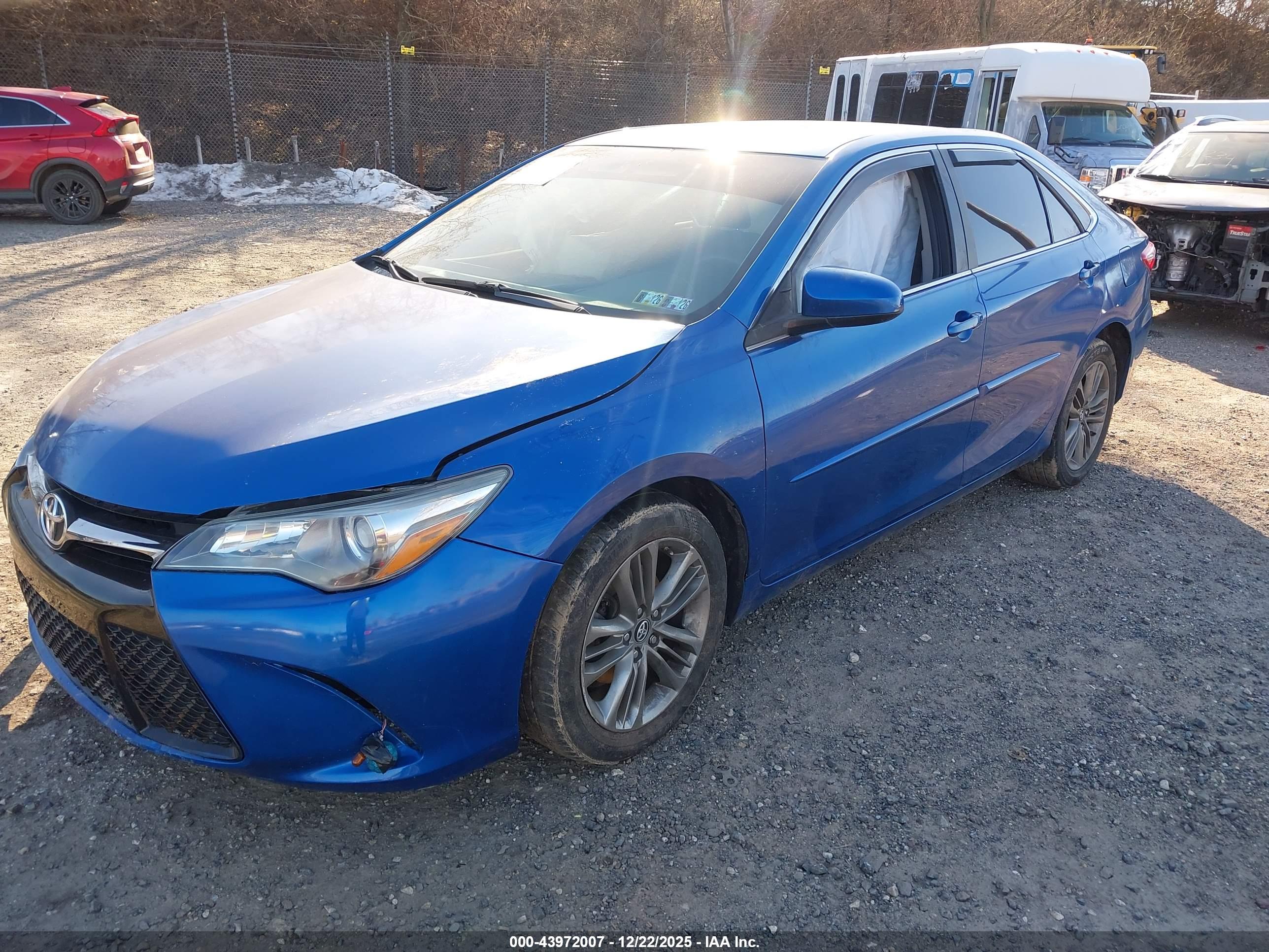 TOYOTA CAMRY image 2