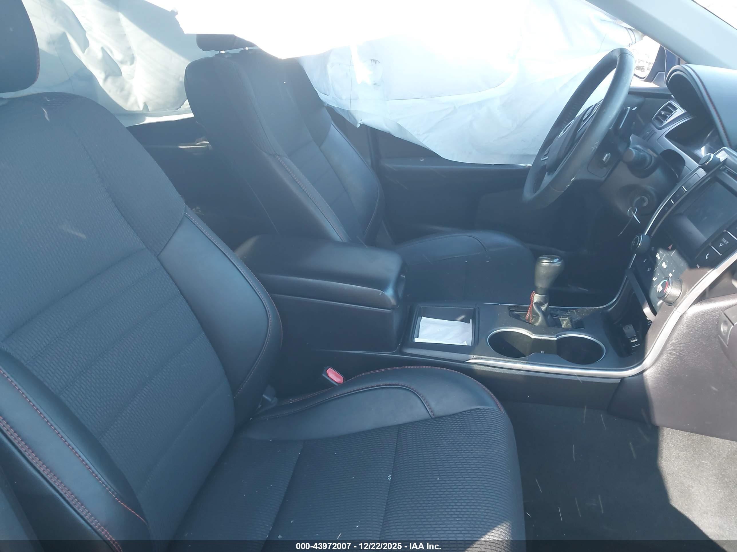 TOYOTA CAMRY image 5