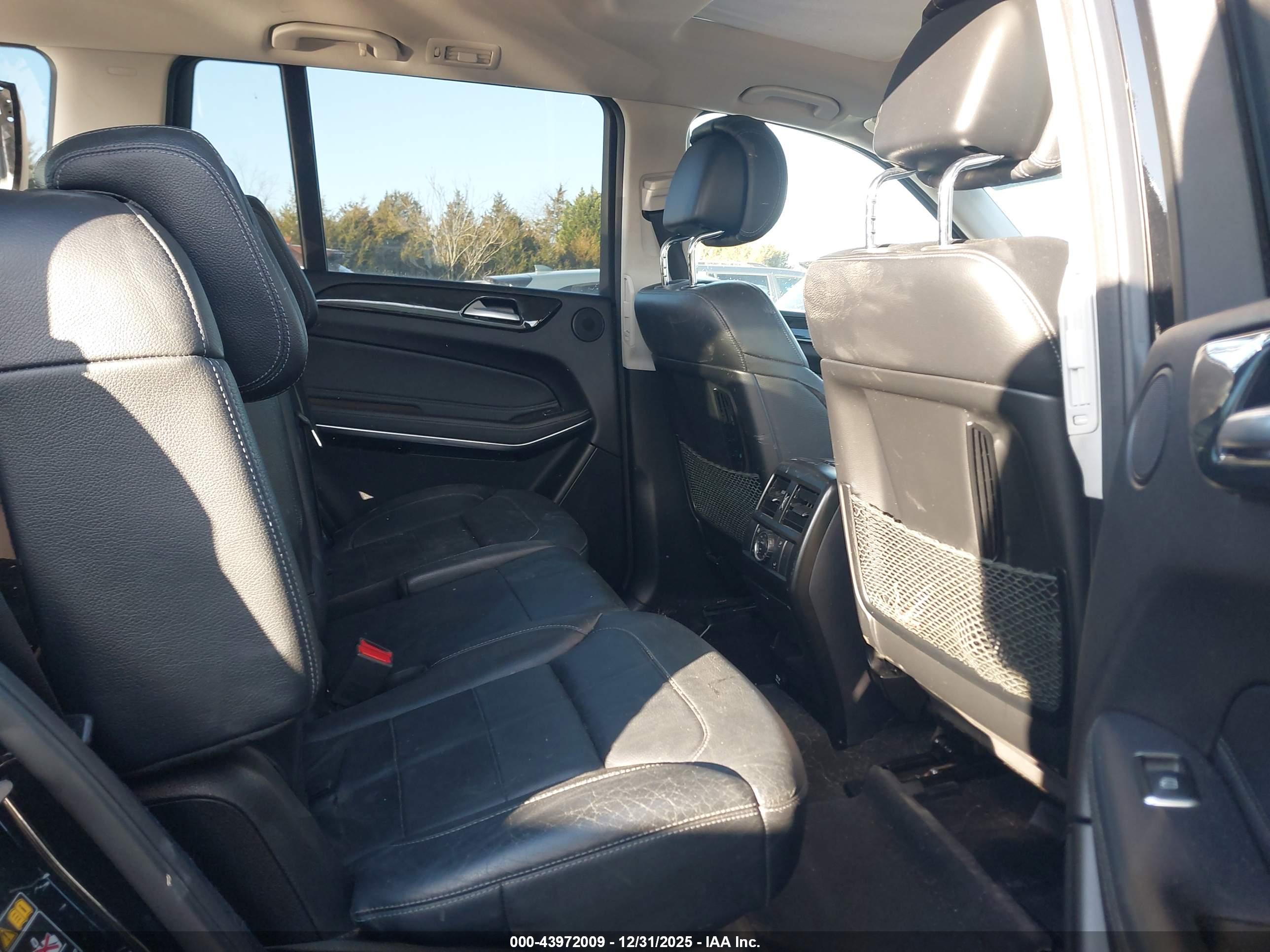 MERCEDES-BENZ GLS image 8
