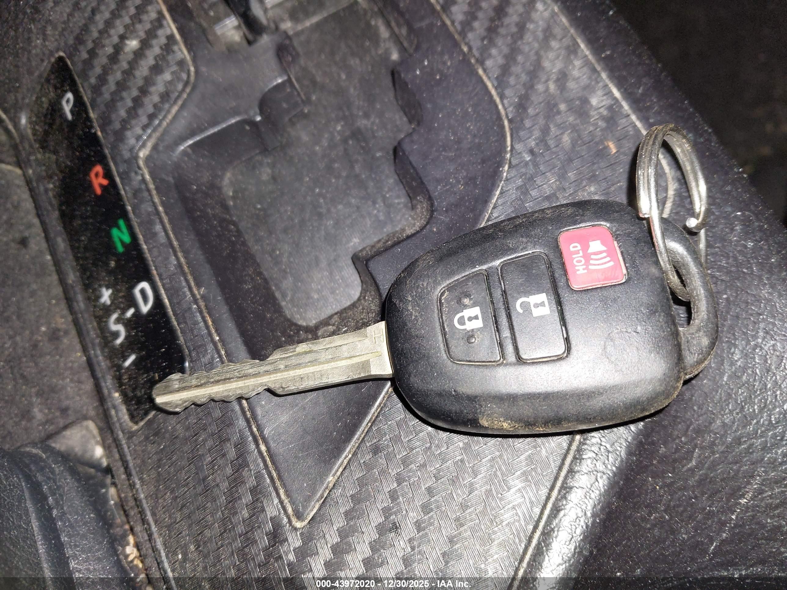 TOYOTA RAV4 image 11