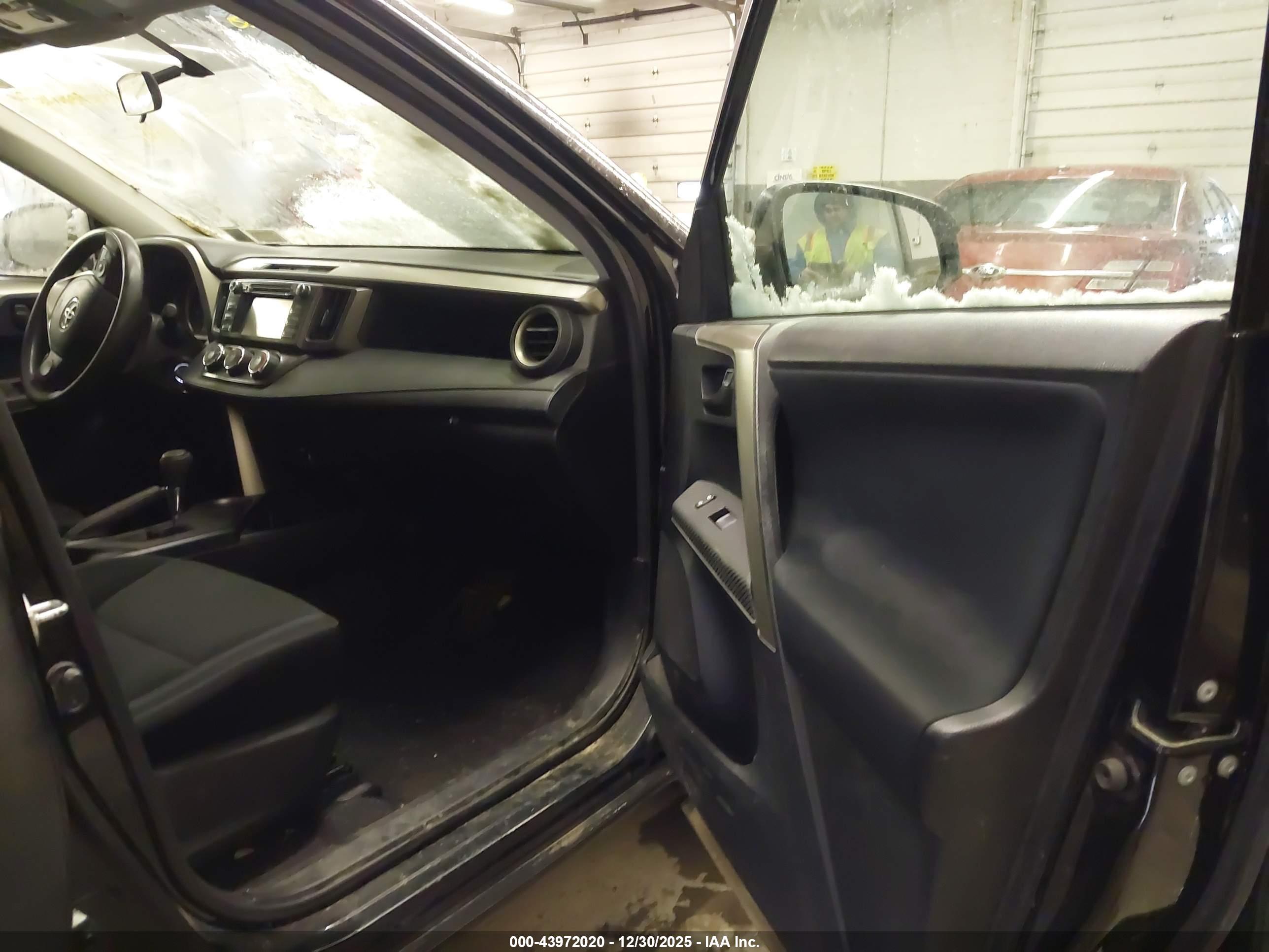 TOYOTA RAV4 image 5