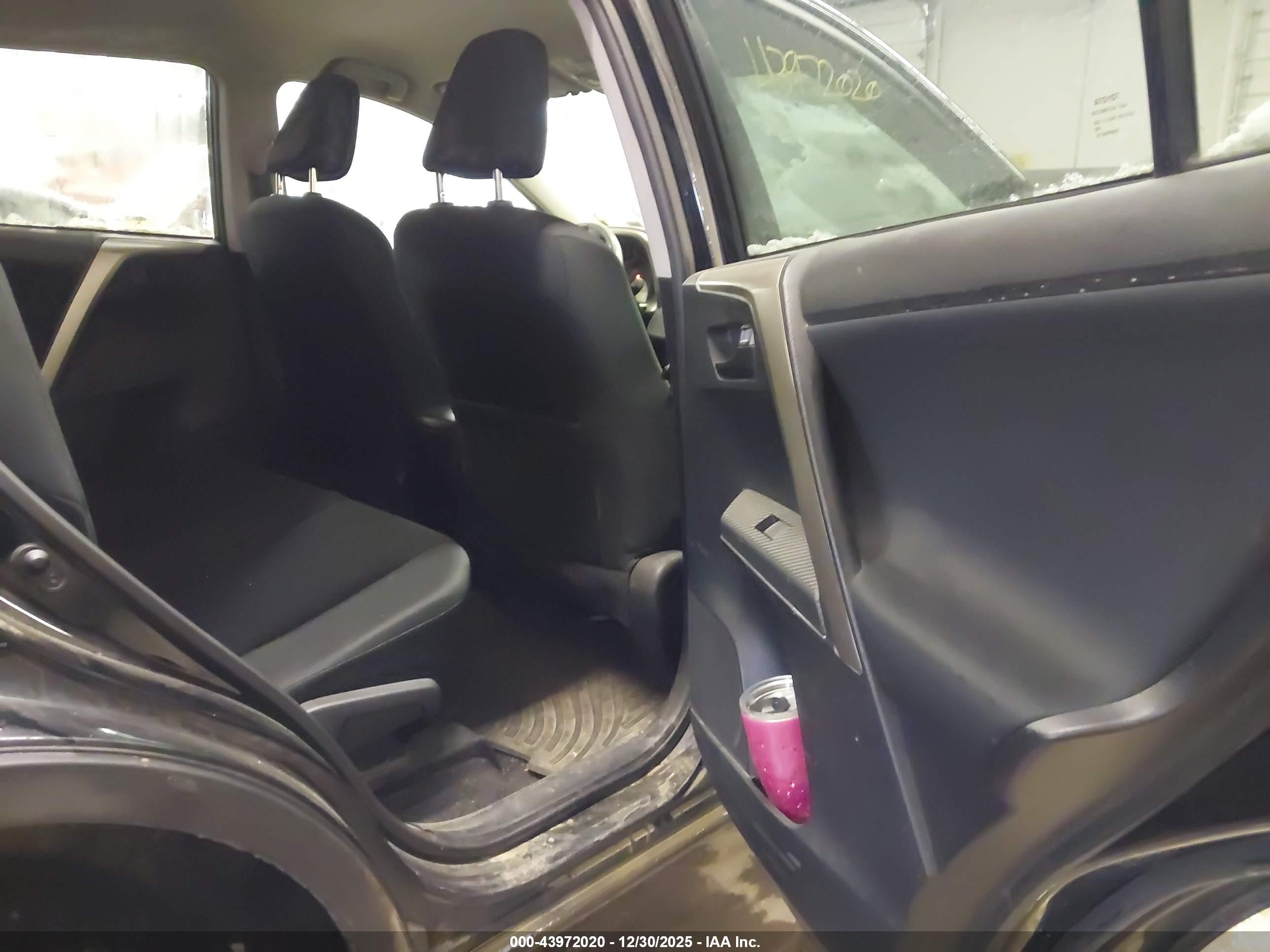 TOYOTA RAV4 image 8