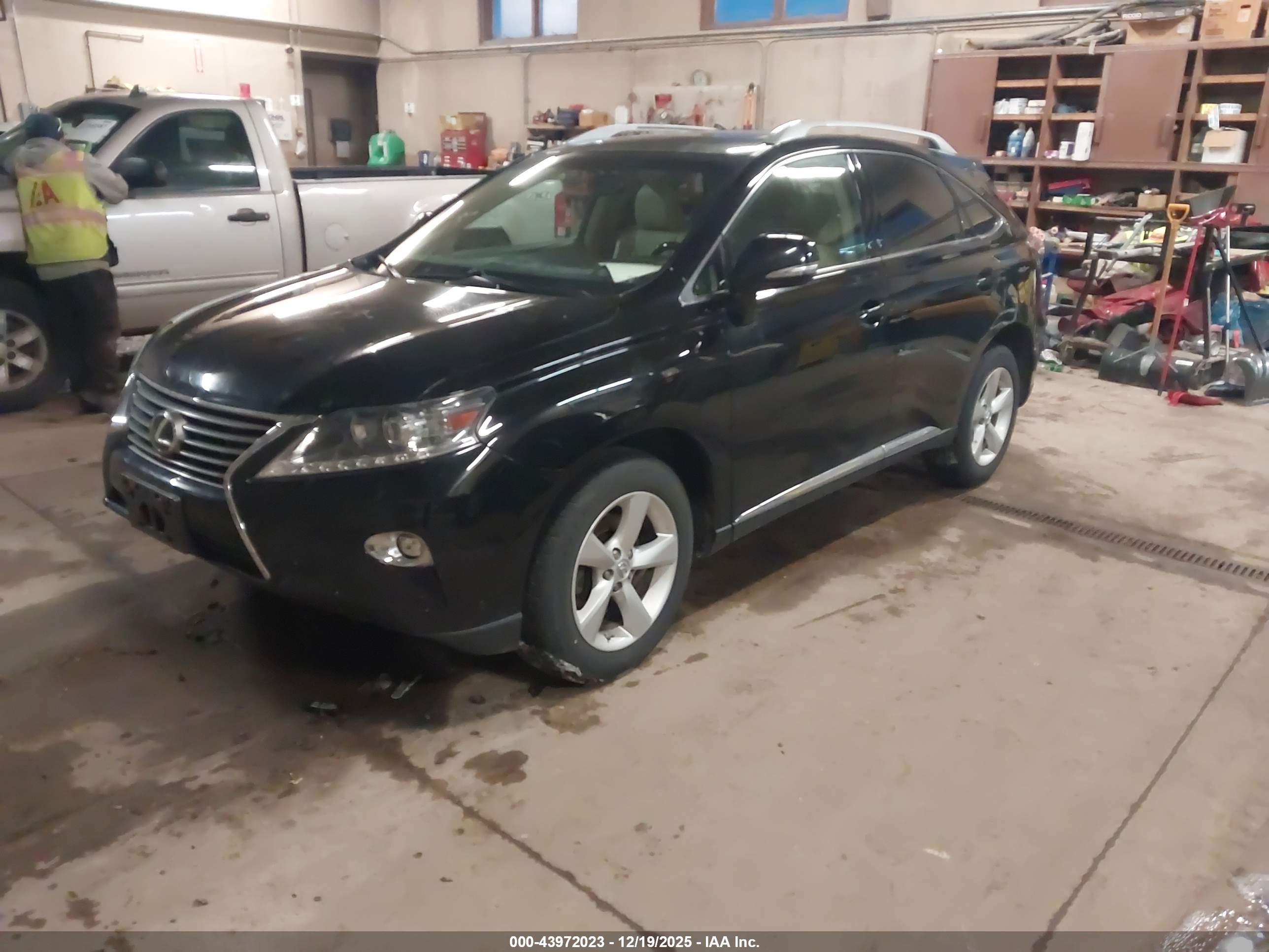 LEXUS RX image 2