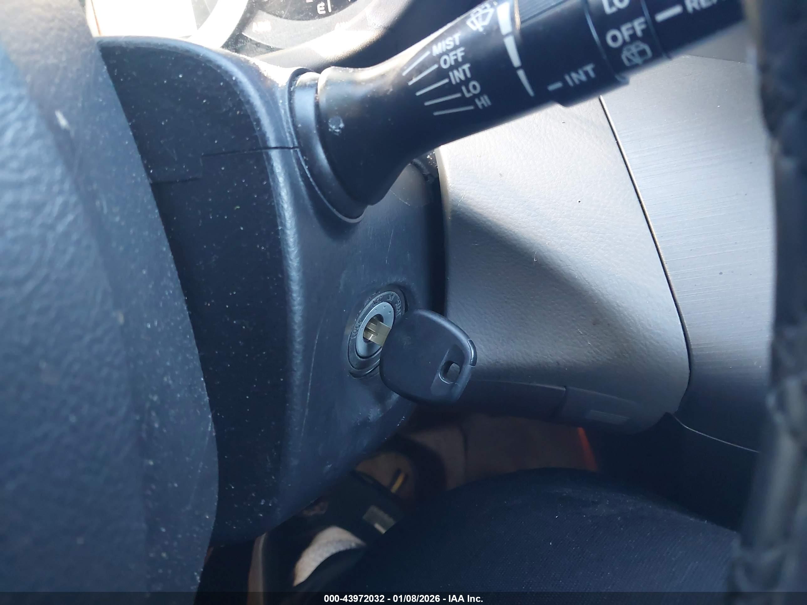 TOYOTA RAV4 image 11