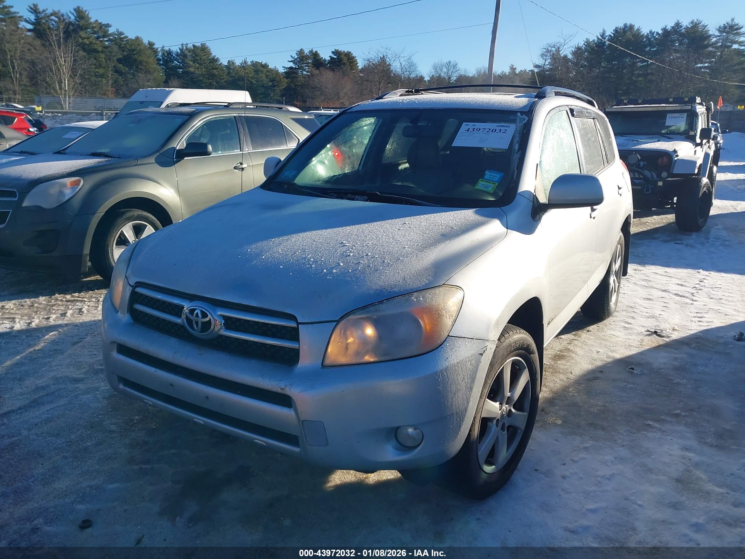 TOYOTA RAV4 image 2