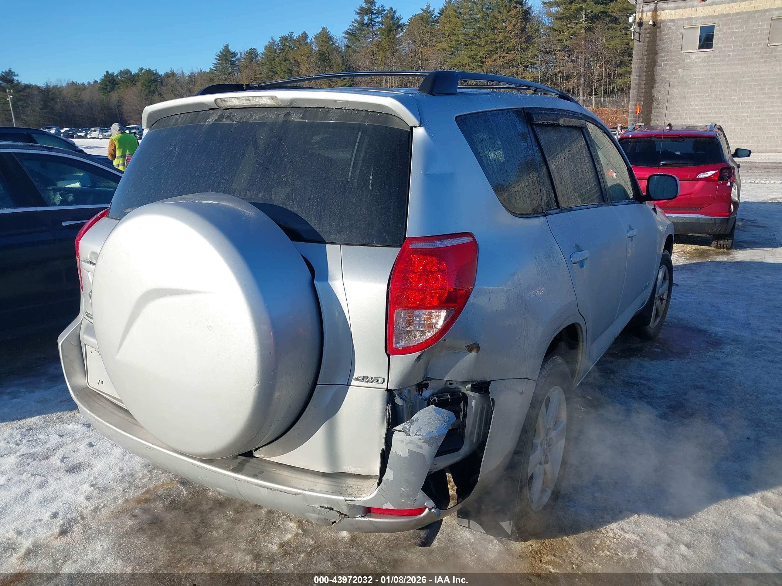 TOYOTA RAV4 image 4