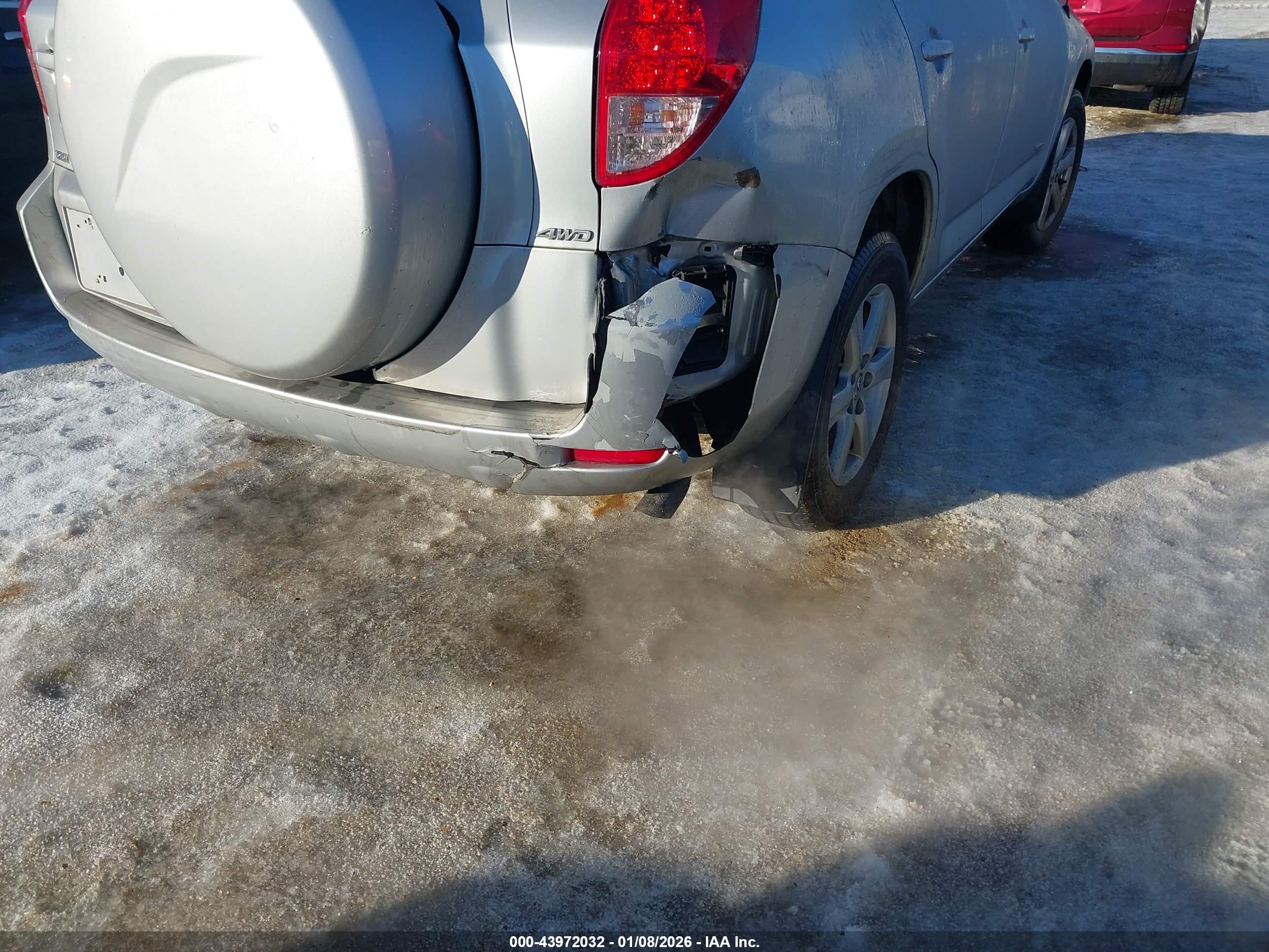 TOYOTA RAV4 image 6