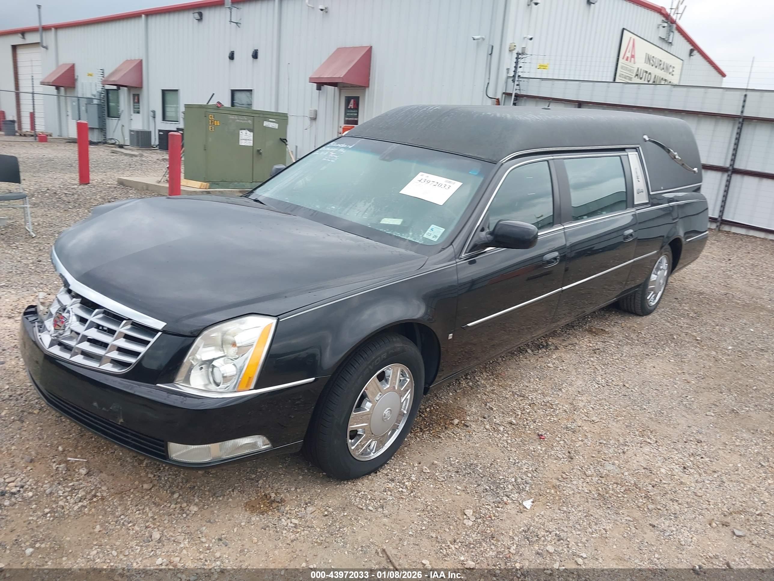 CADILLAC DTS image 2