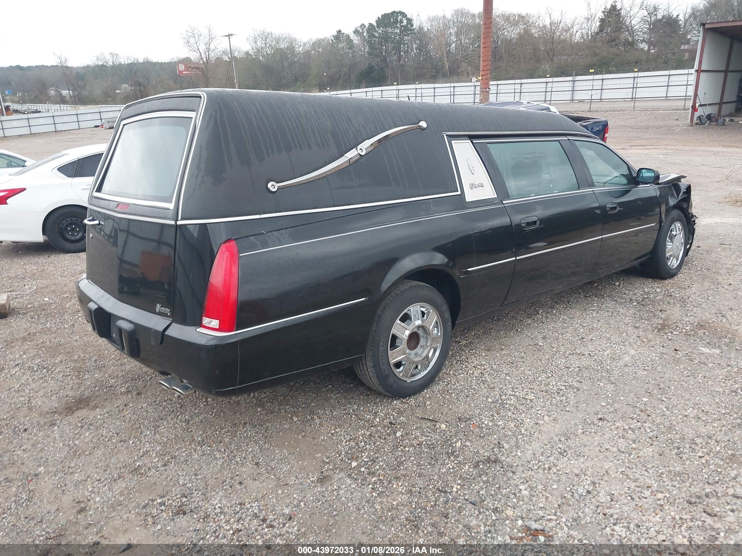 CADILLAC DTS image 4