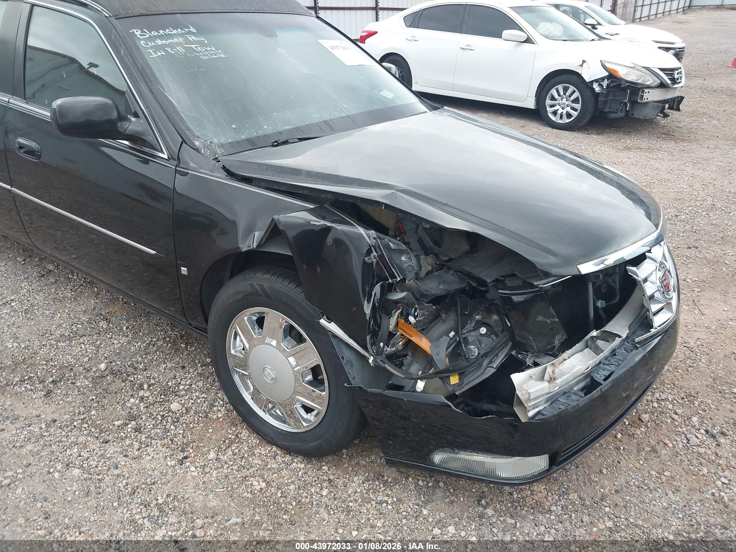 CADILLAC DTS image 6