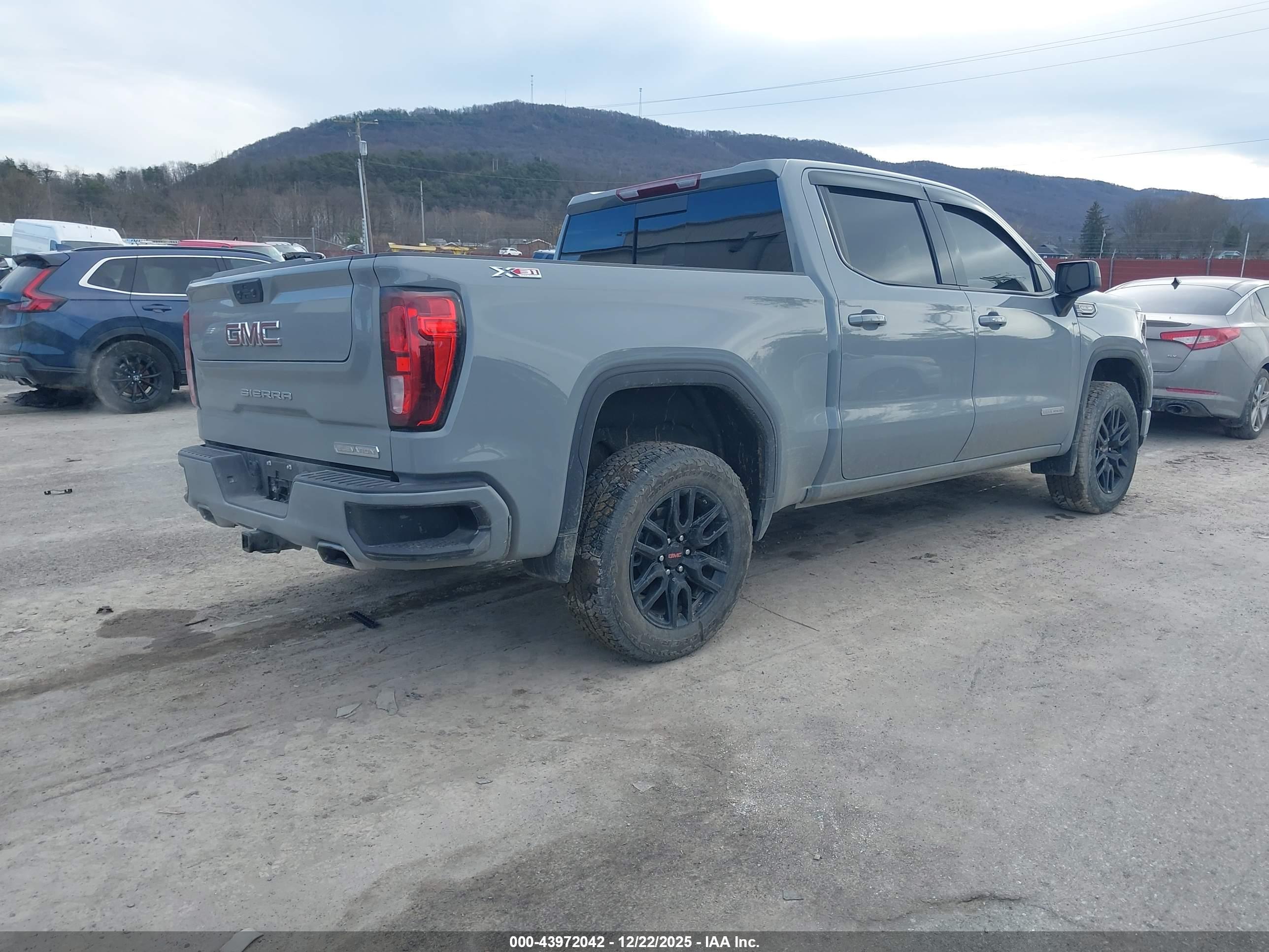 GMC SIERRA image 4
