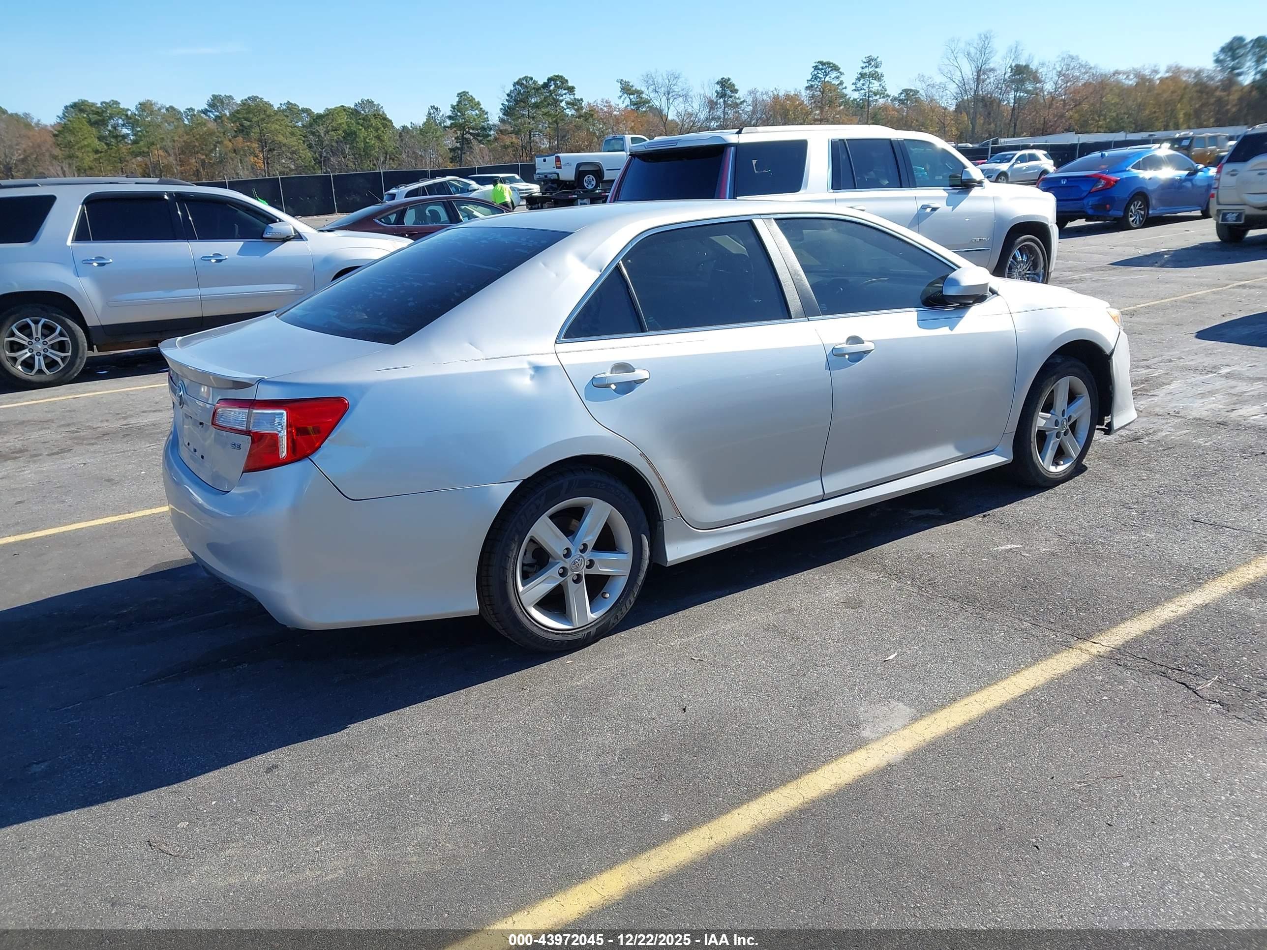 TOYOTA CAMRY image 4