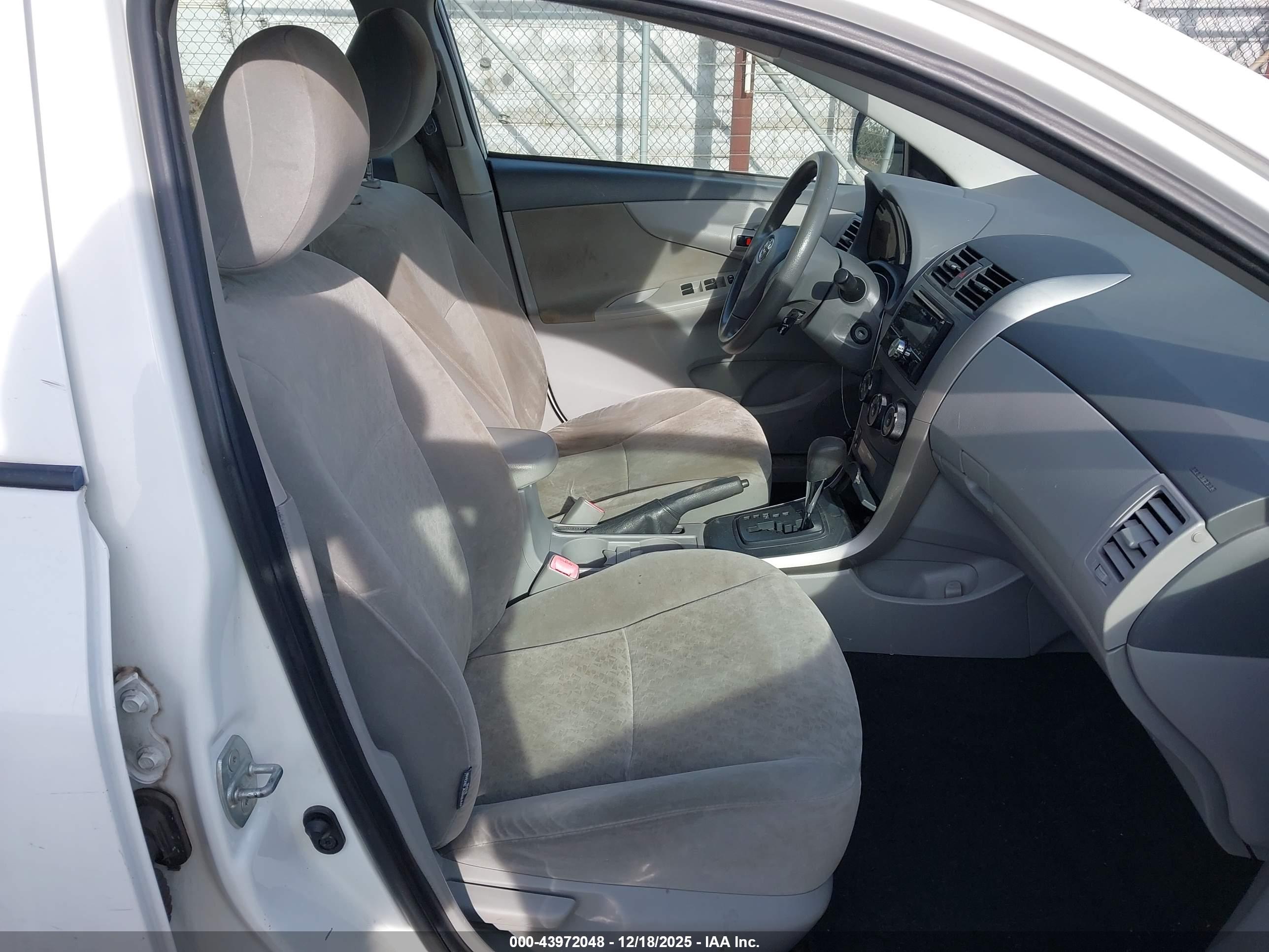 TOYOTA COROLLA image 5