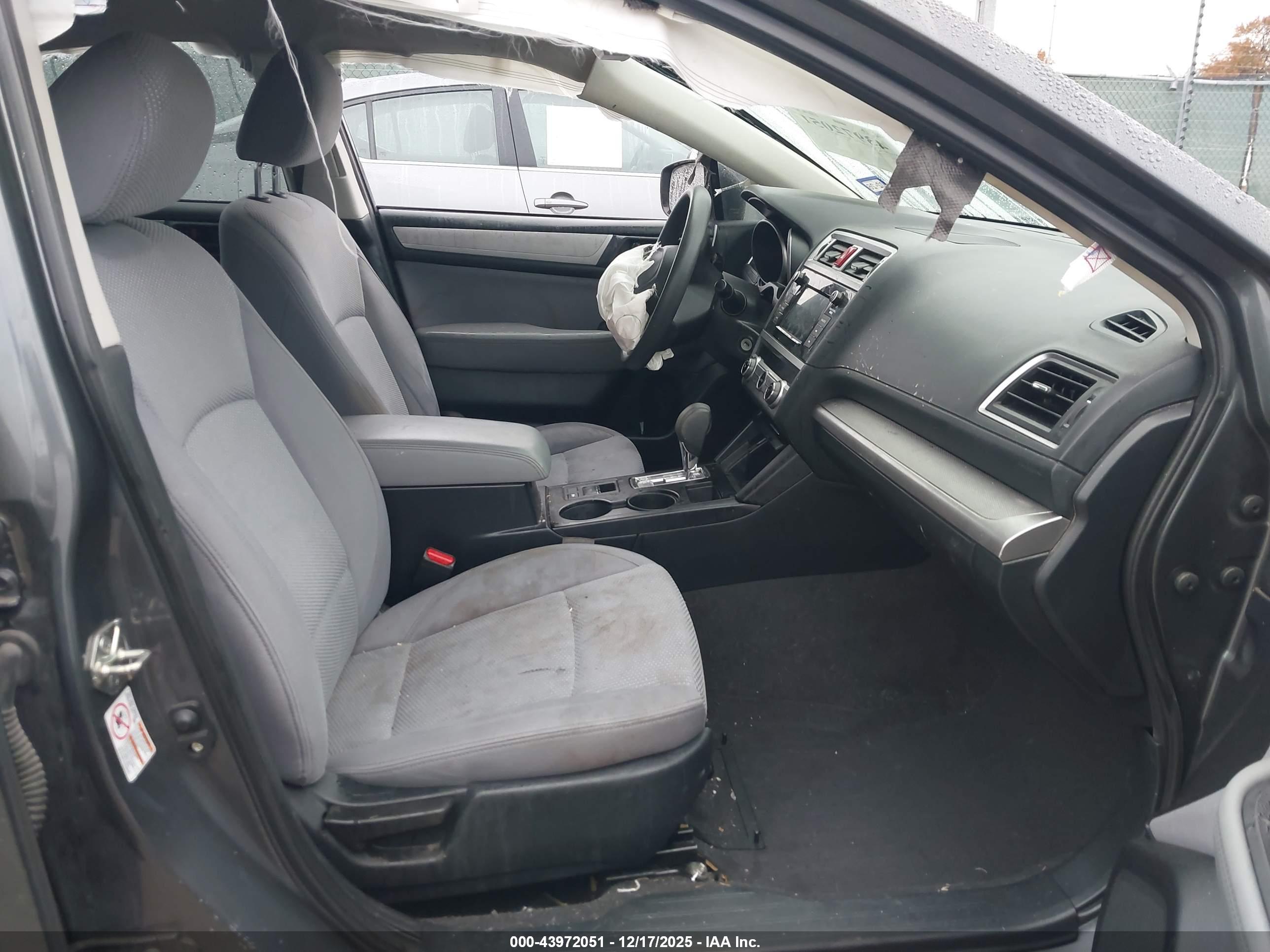 SUBARU LEGACY image 5