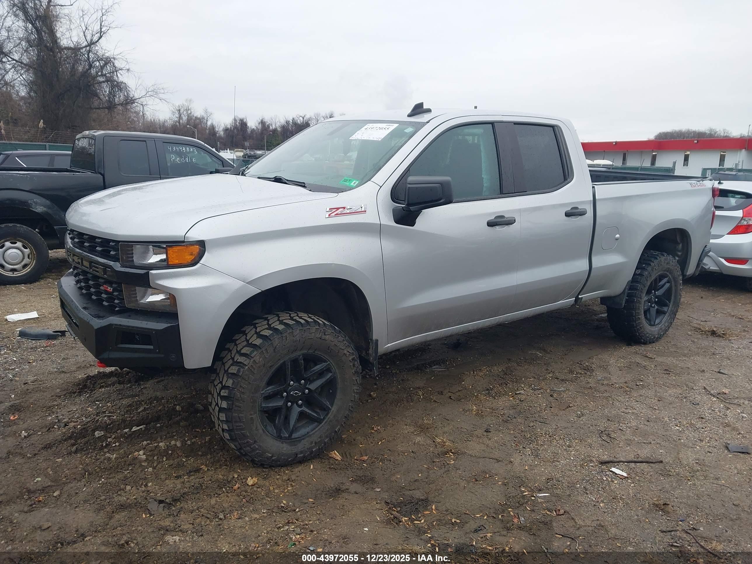 CHEVROLET SILVERADO image 2