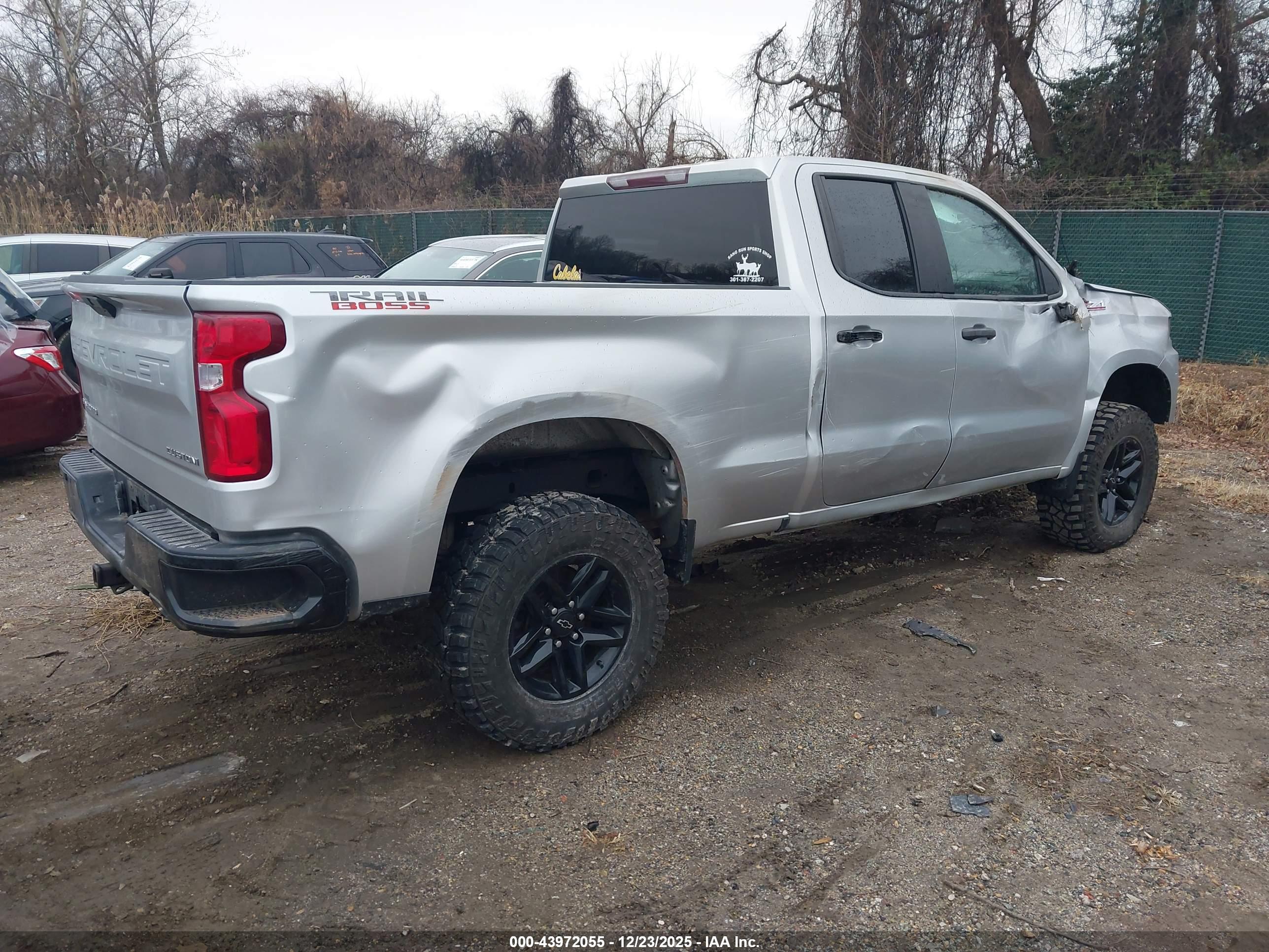 CHEVROLET SILVERADO image 4