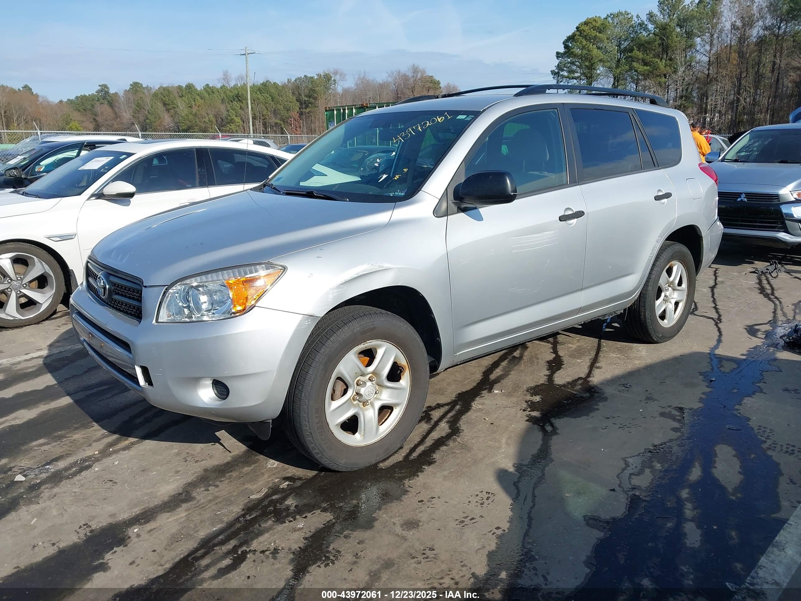 TOYOTA RAV4 image 2
