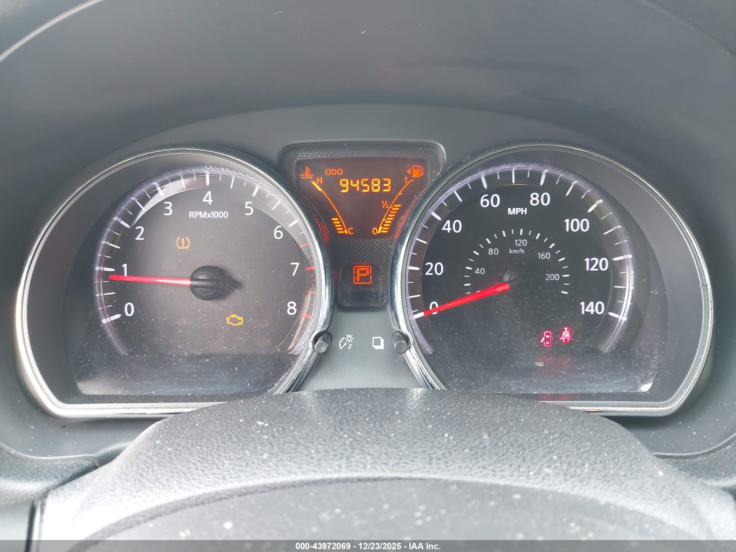 NISSAN VERSA image 7