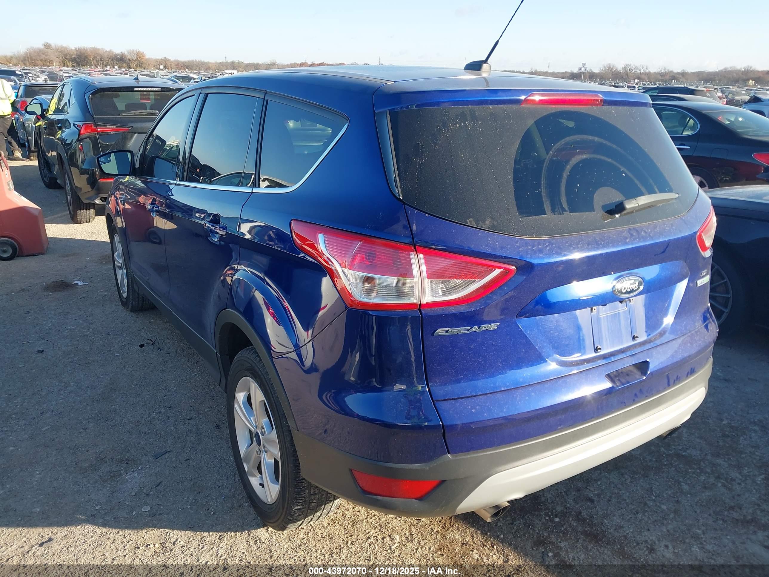 FORD ESCAPE image 3