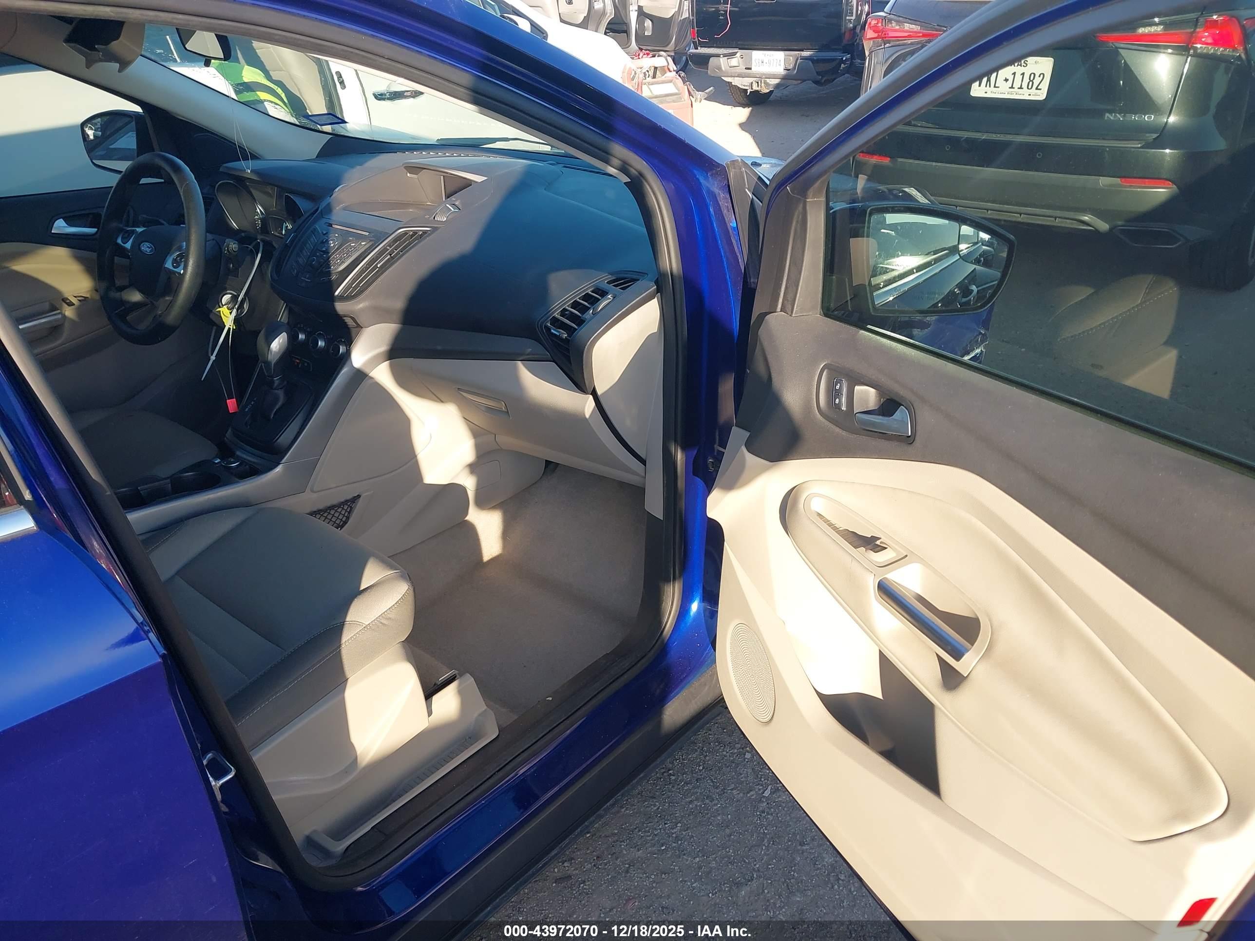 FORD ESCAPE image 5