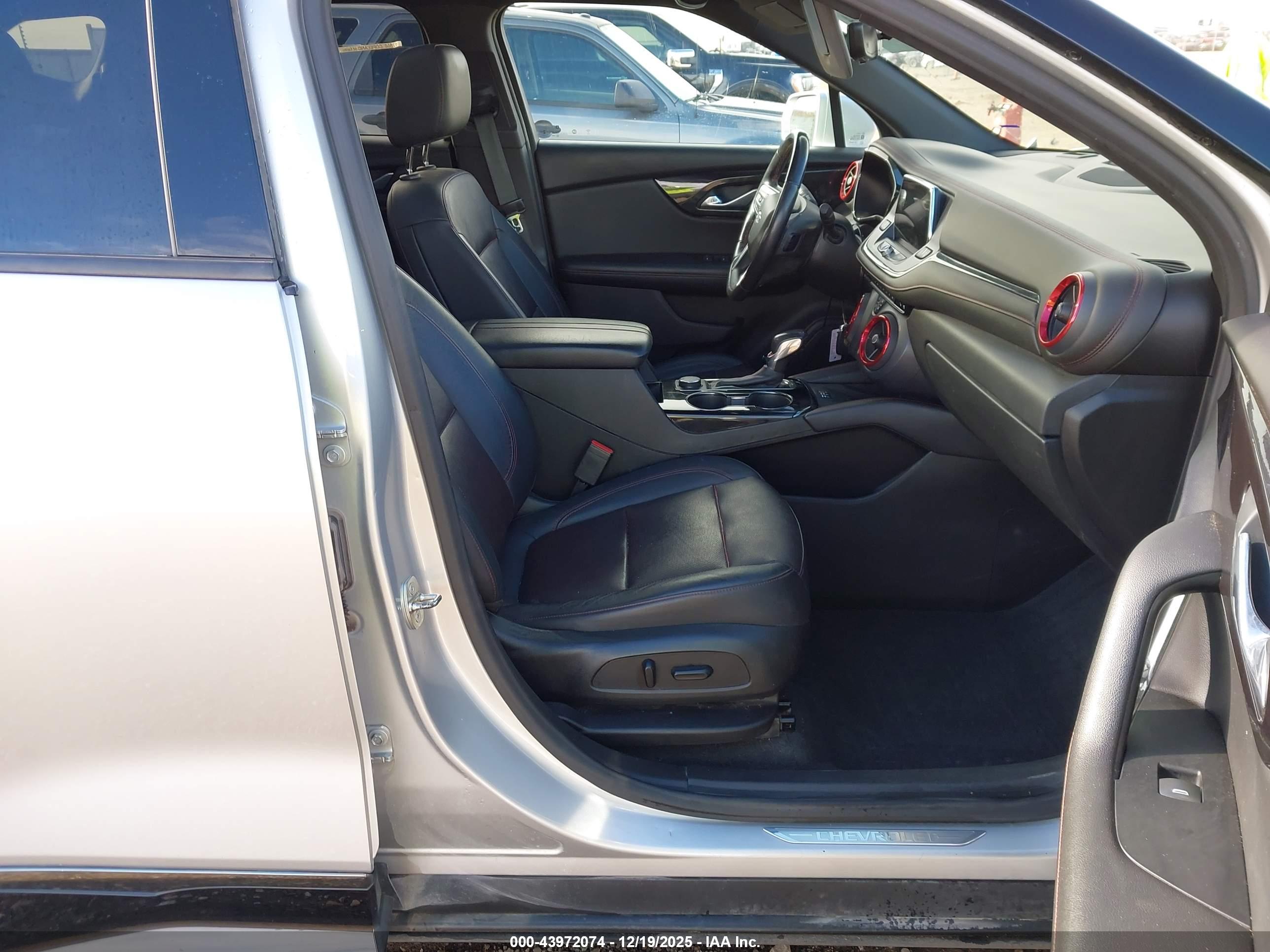 CHEVROLET BLAZER image 5