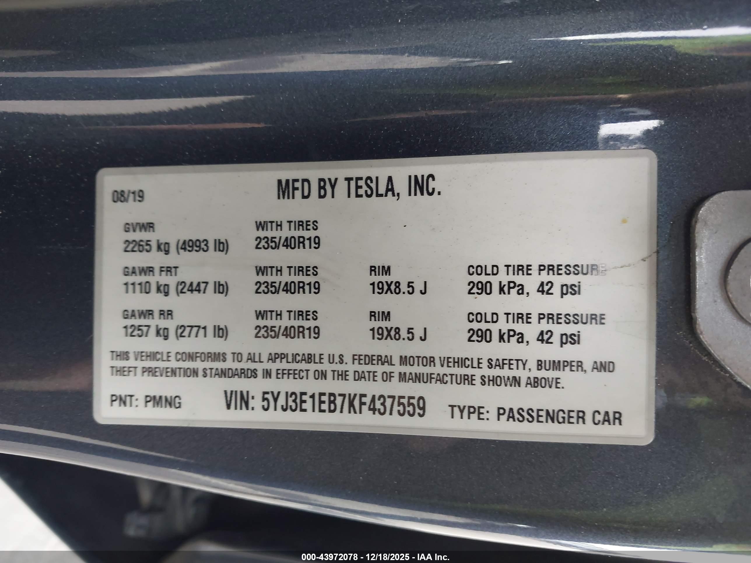 TESLA MODEL image 9