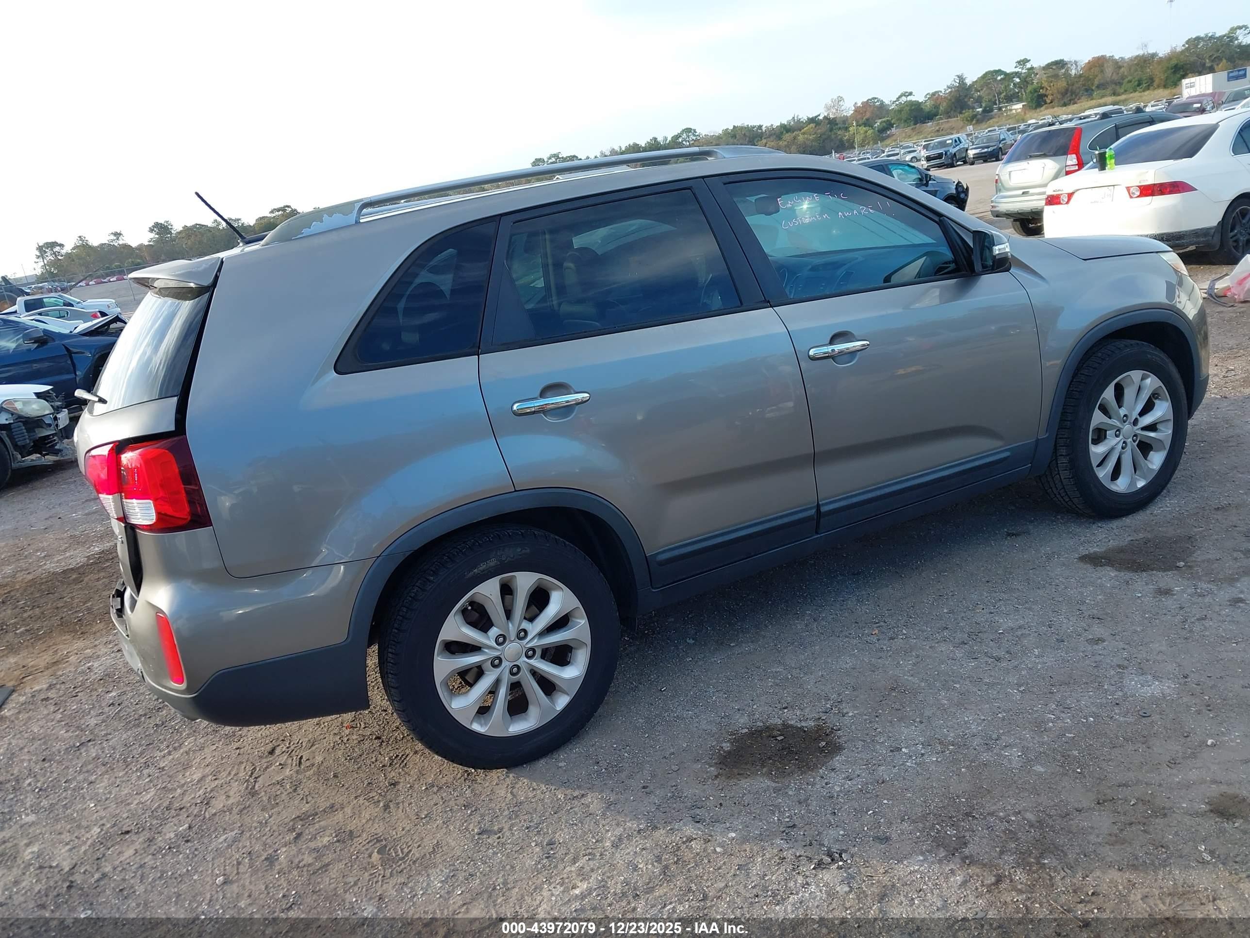KIA SORENTO image 4