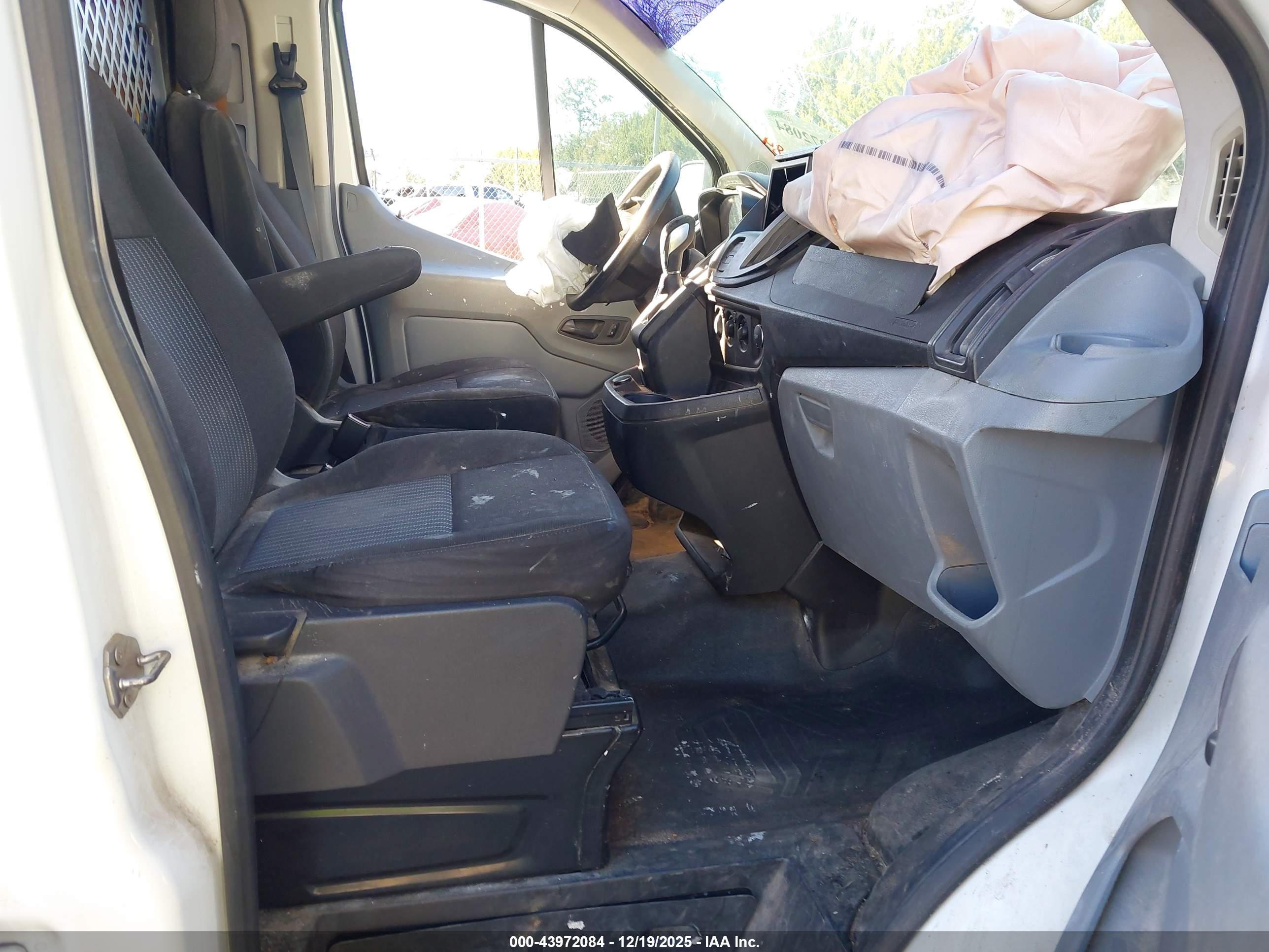FORD TRANSIT-250 image 5