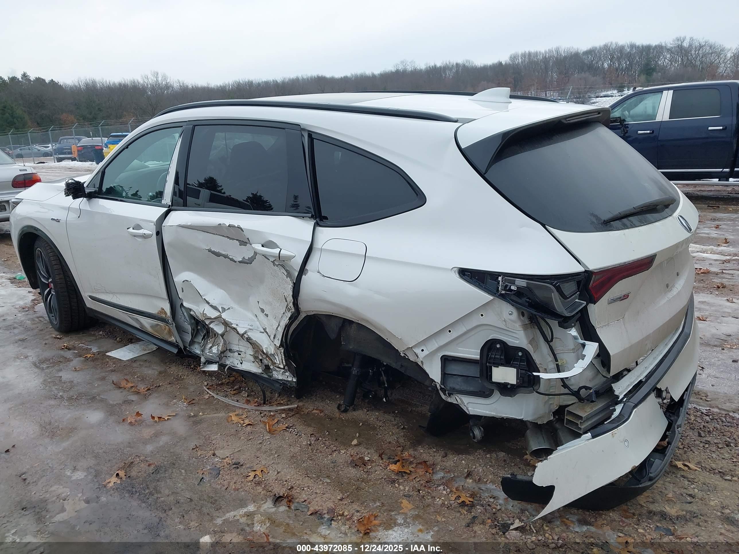 ACURA MDX image 3