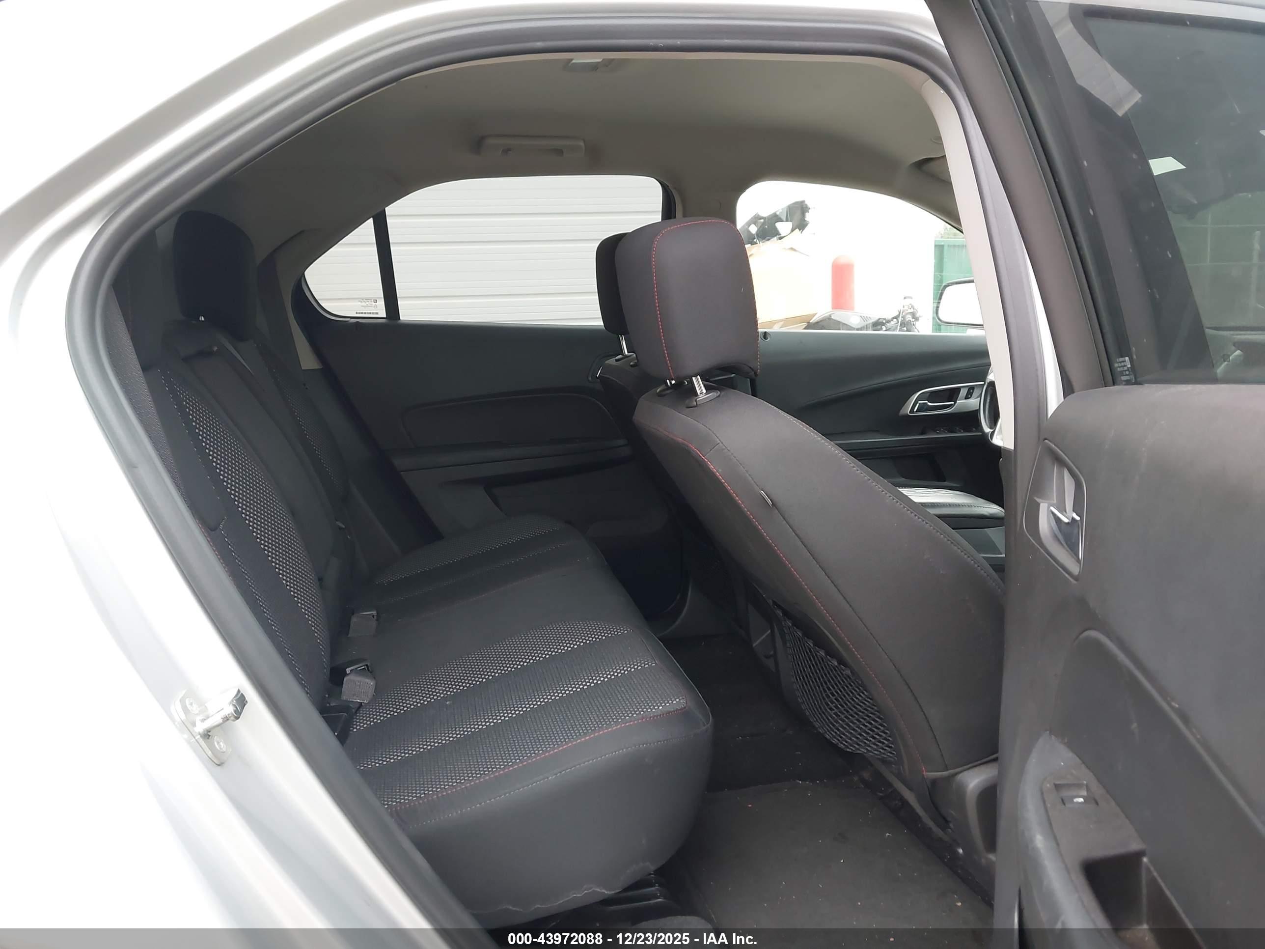 CHEVROLET EQUINOX image 8