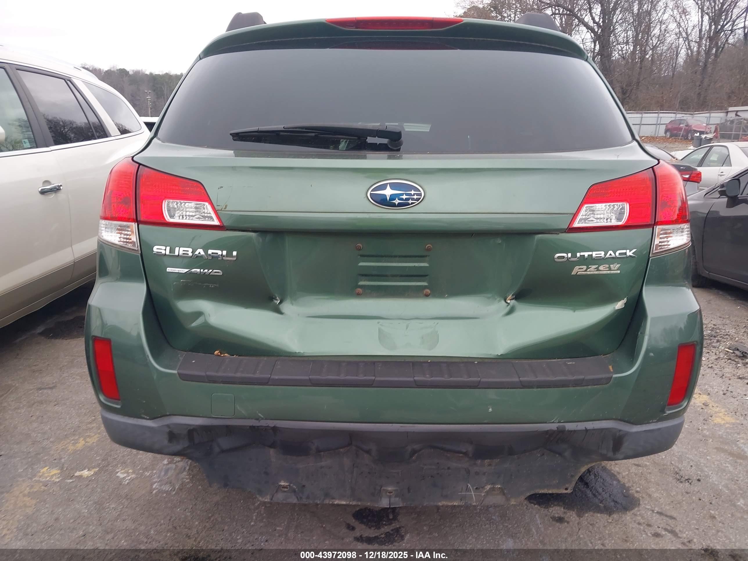 SUBARU OUTBACK image 6